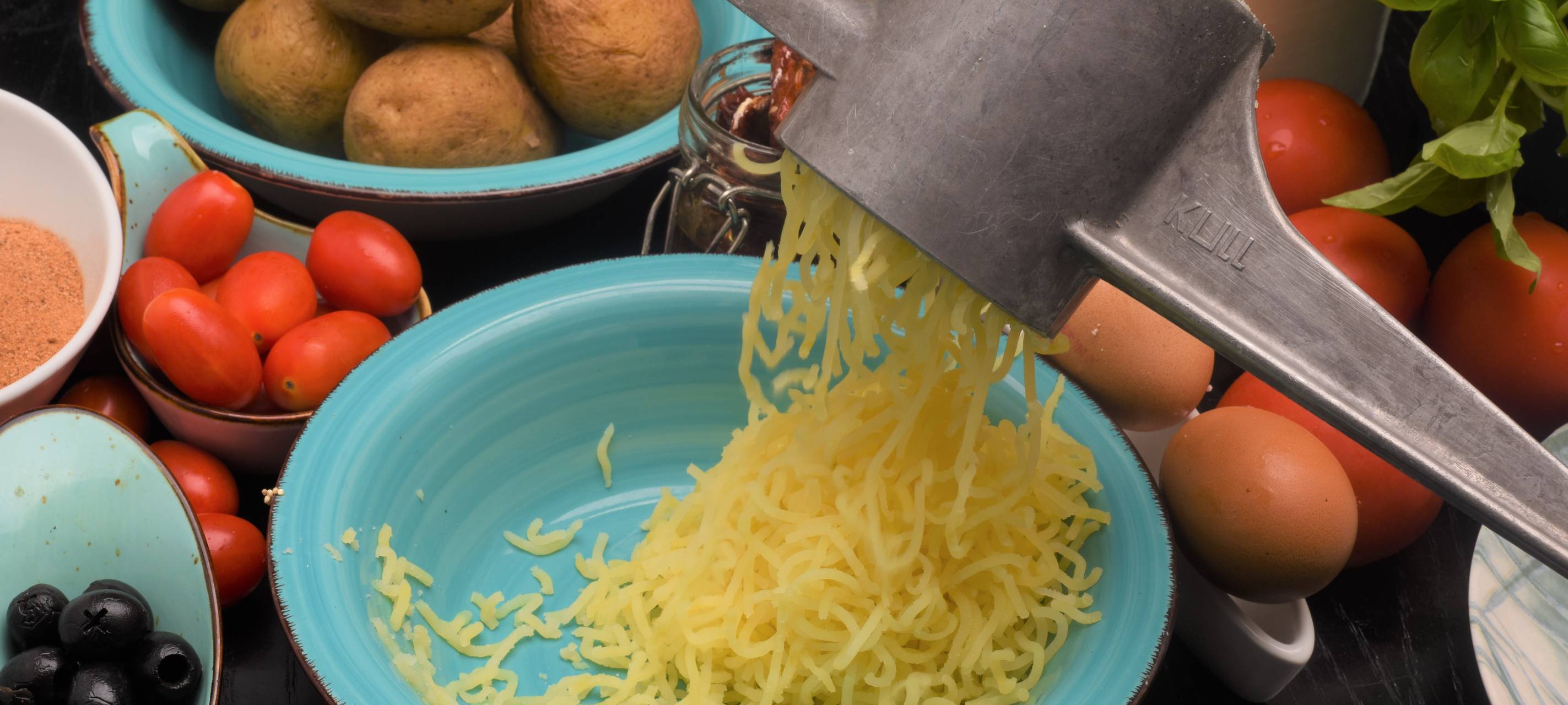 Tomaten-Kartoffelpüree mit Kräuter-Rührei