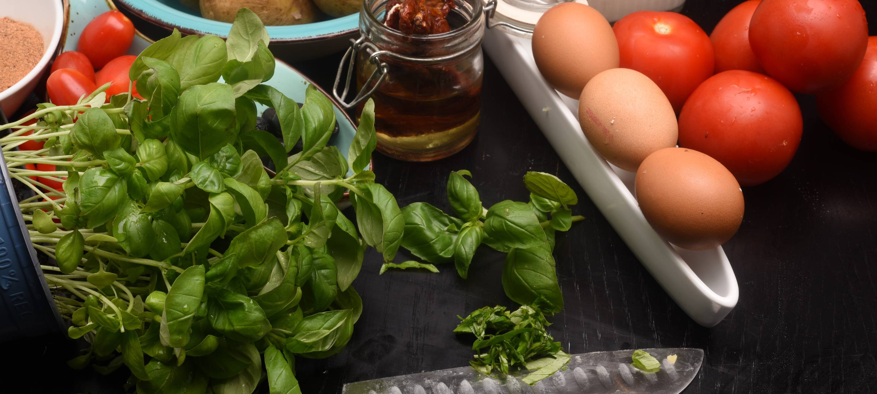 Tomaten-Kartoffelpüree mit Kräuter-Rührei