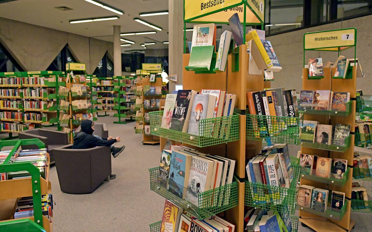Bücherregale in der Gladbecker Stadtbücherei 