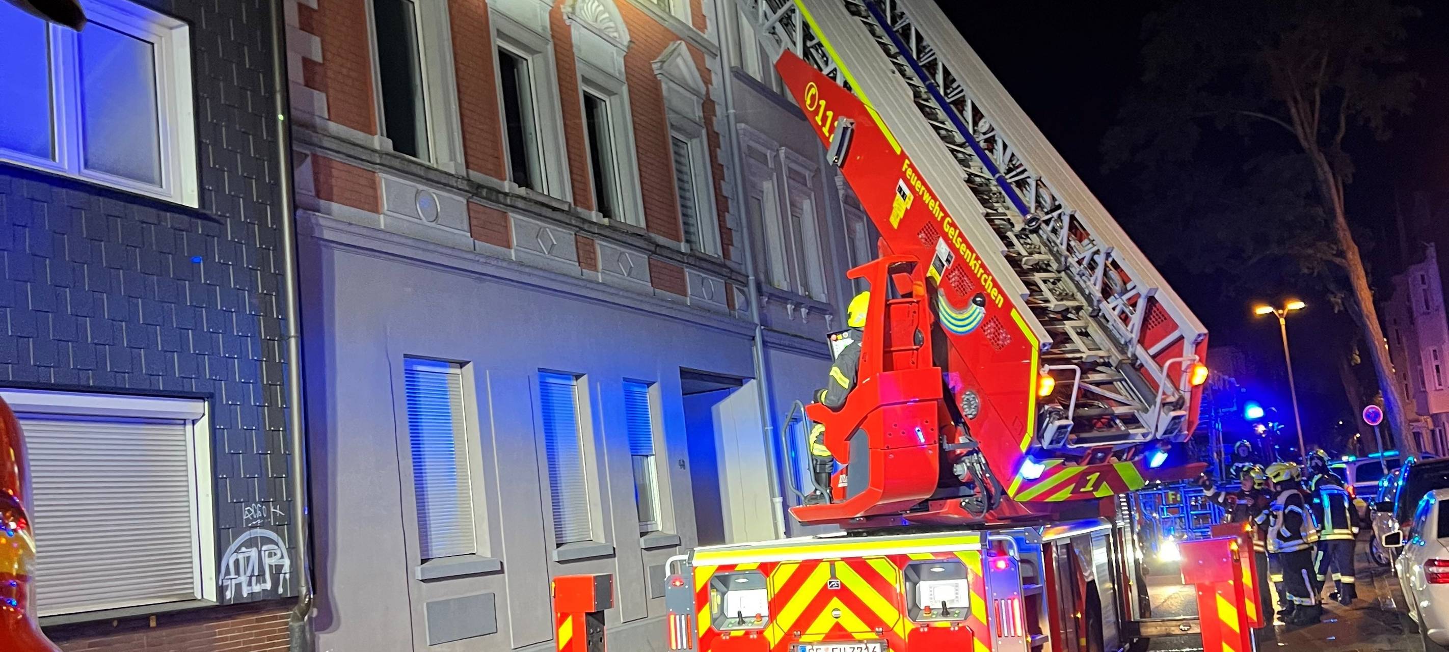 Feuerwehreinsatz bei Wohnungsbrand in Gelsenkirchen-Ückendorf