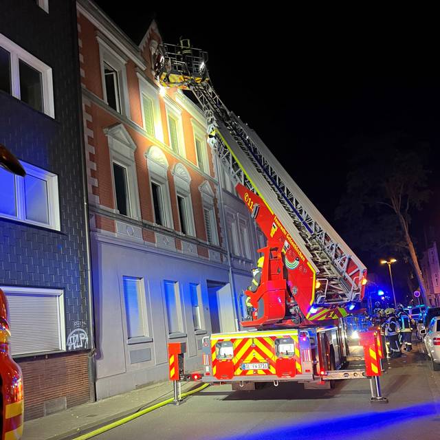 Feuerwehreinsatz bei Wohnungsbrand in Gelsenkirchen-Ückendorf