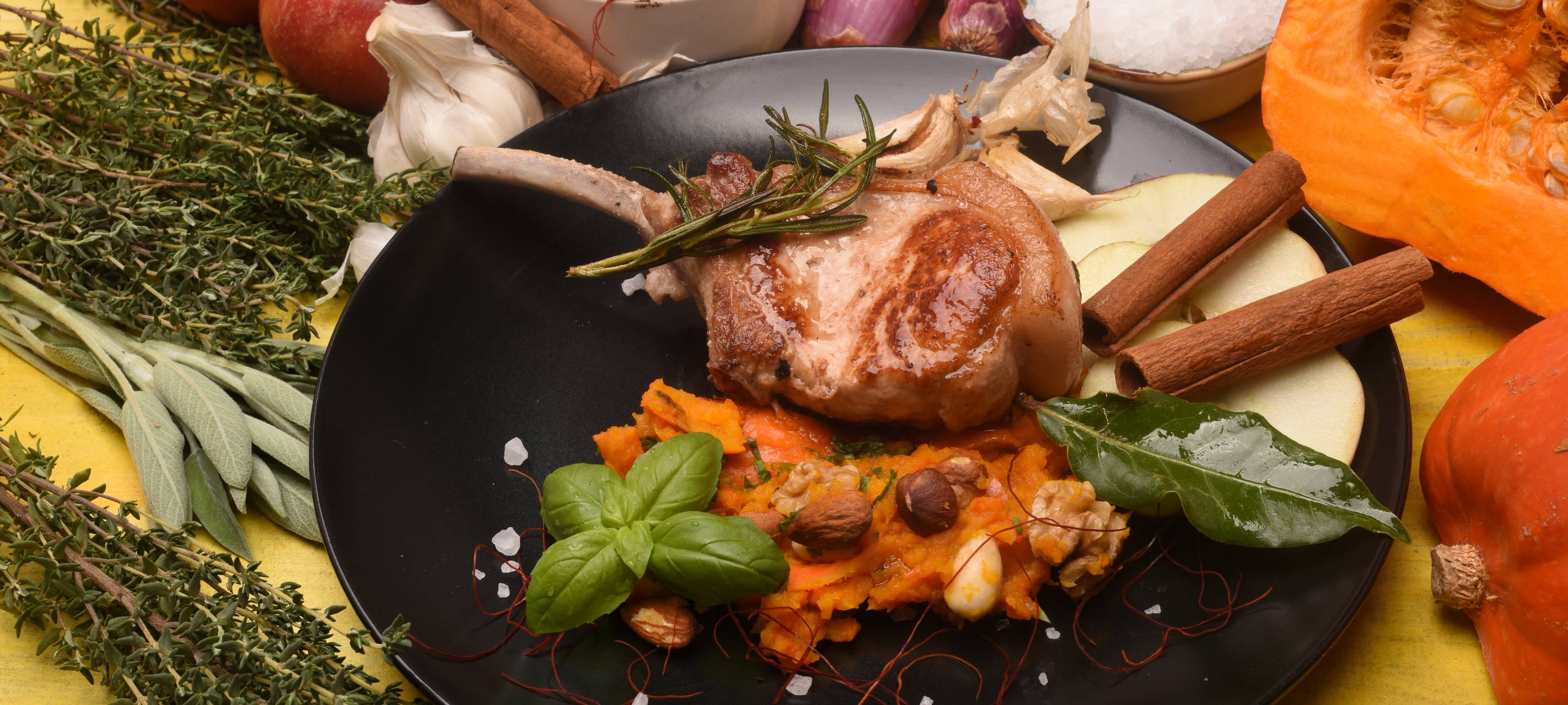 Kotelett vom Schwein mit Hokkaido-Kürbis