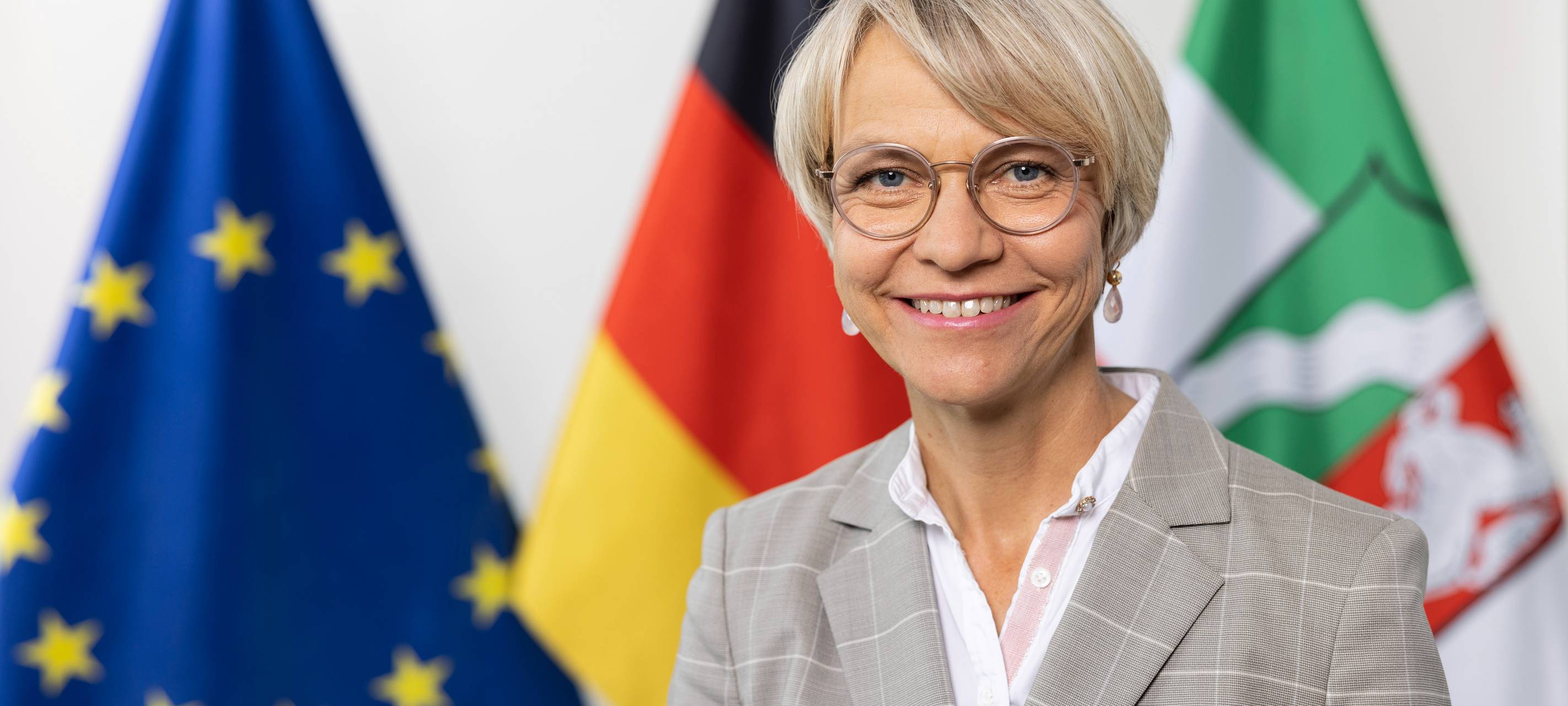 Dorothee Feller im Interview - Zukunft Bildung - der NRW-Schulcheck