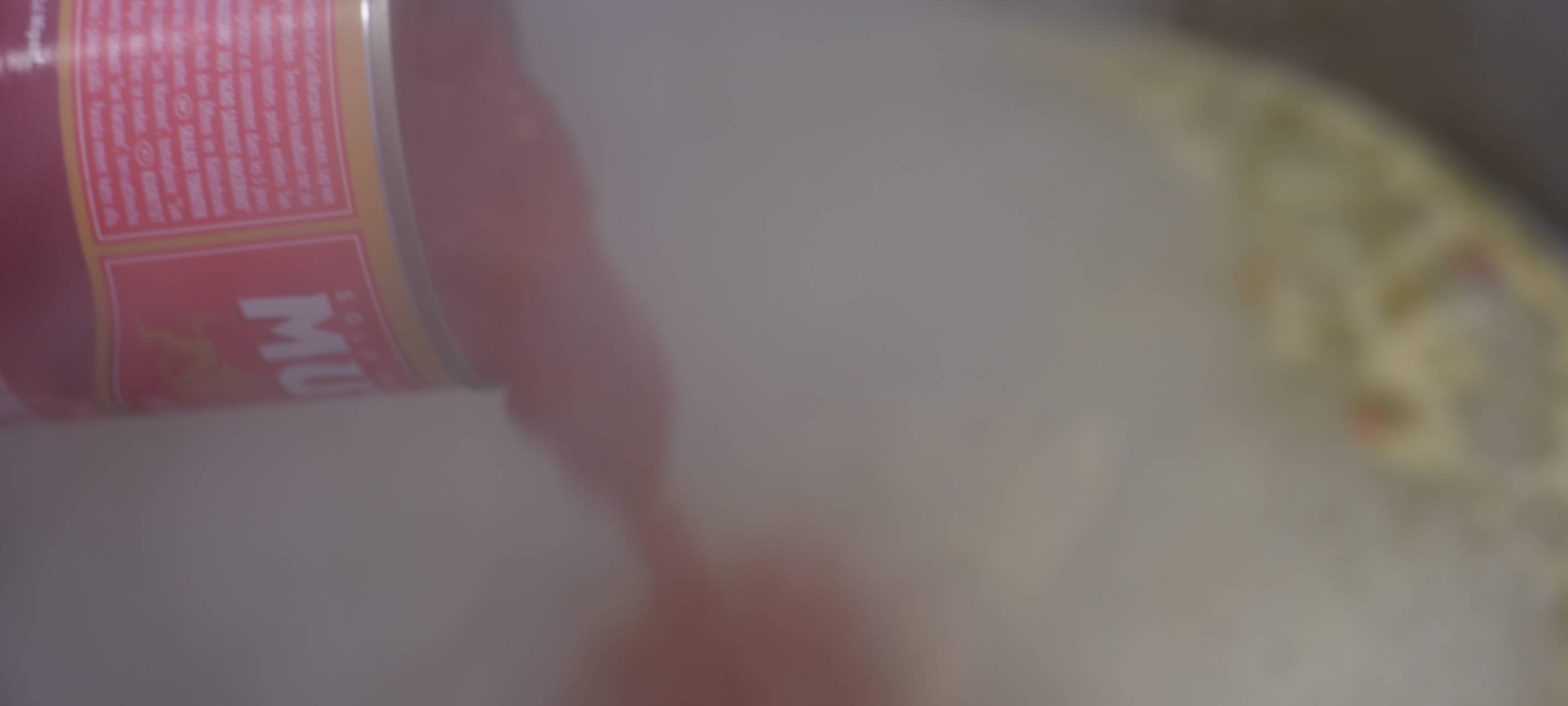 Miesmuscheln in Tomatensugo mit luftgetrockneter Salami