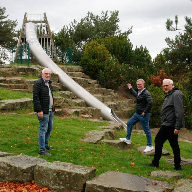 Der Rutschenturm mit Röhrenrutsche im Kinderland des Gelsenkirchener Nordsternparks