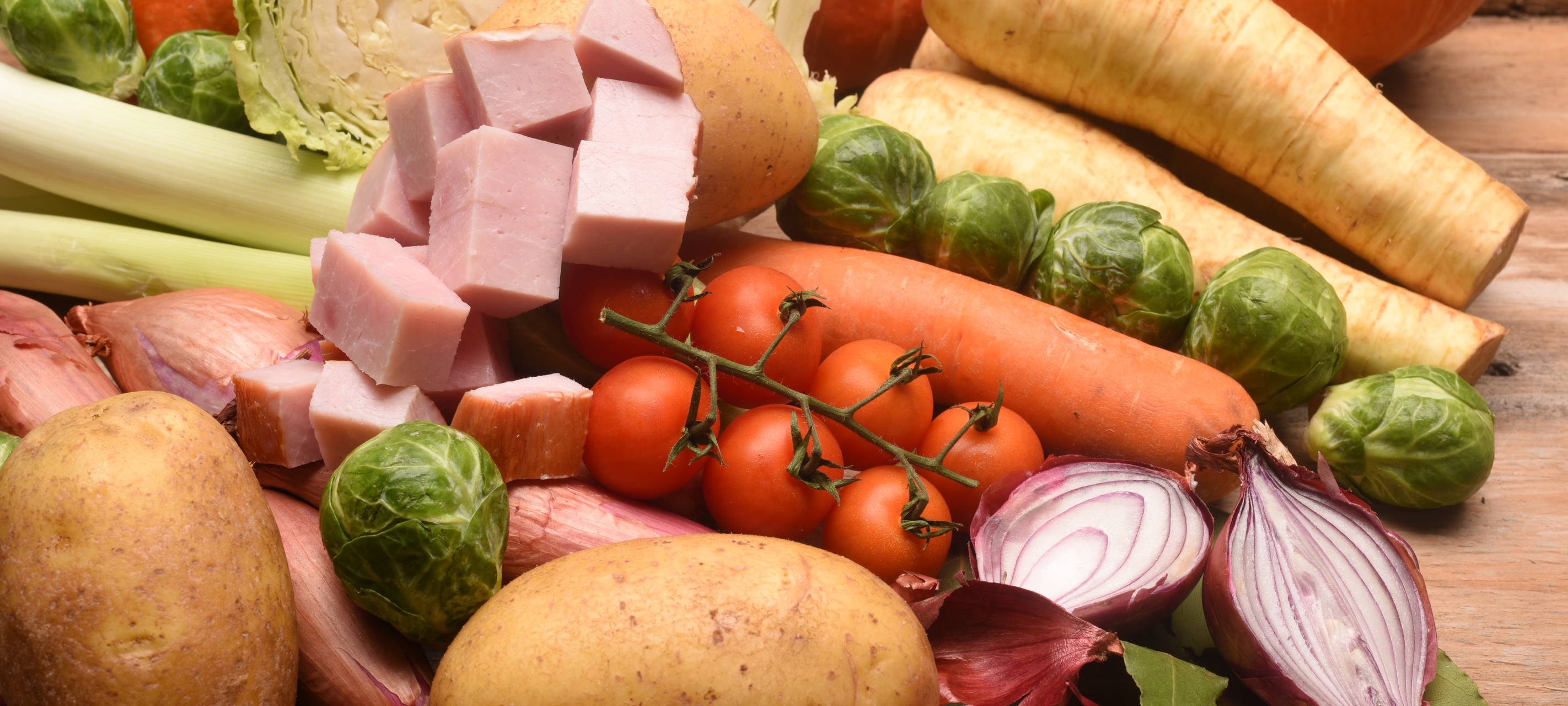 Rosmarin-Kasseler mit Balsamico-Rotwein-Schalotten