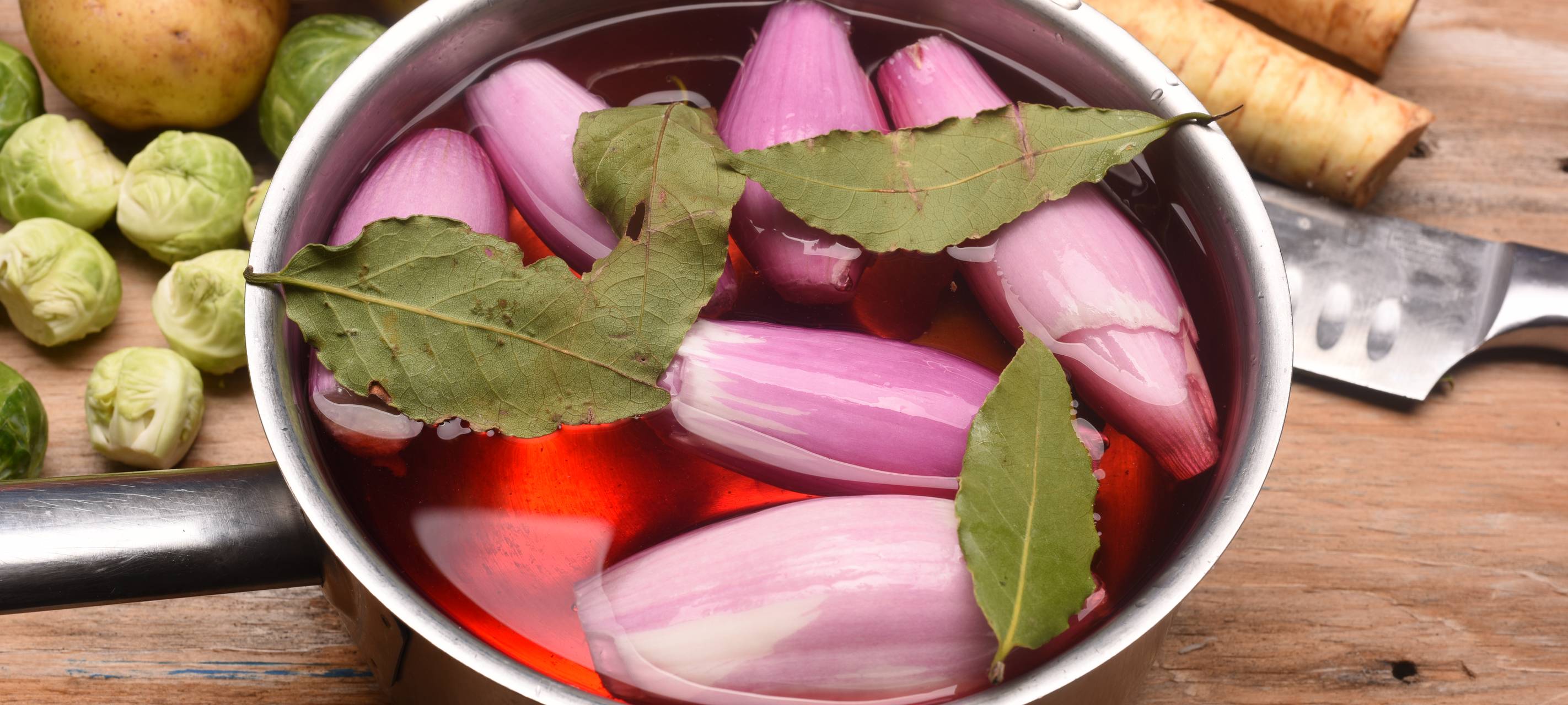 Rosmarin-Kasseler mit Balsamico-Rotwein-Schalotten