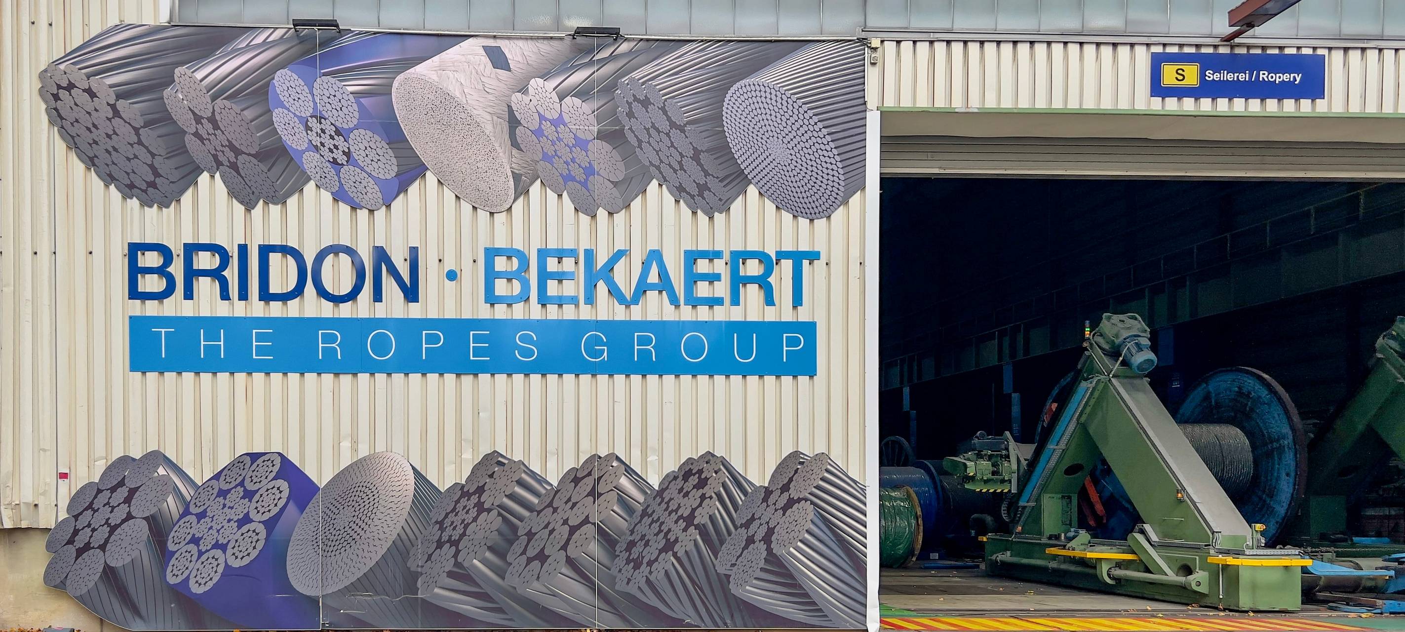 Ein Werkstor des Seilherstellers Bridon in Gelsenkirchen-Schalke