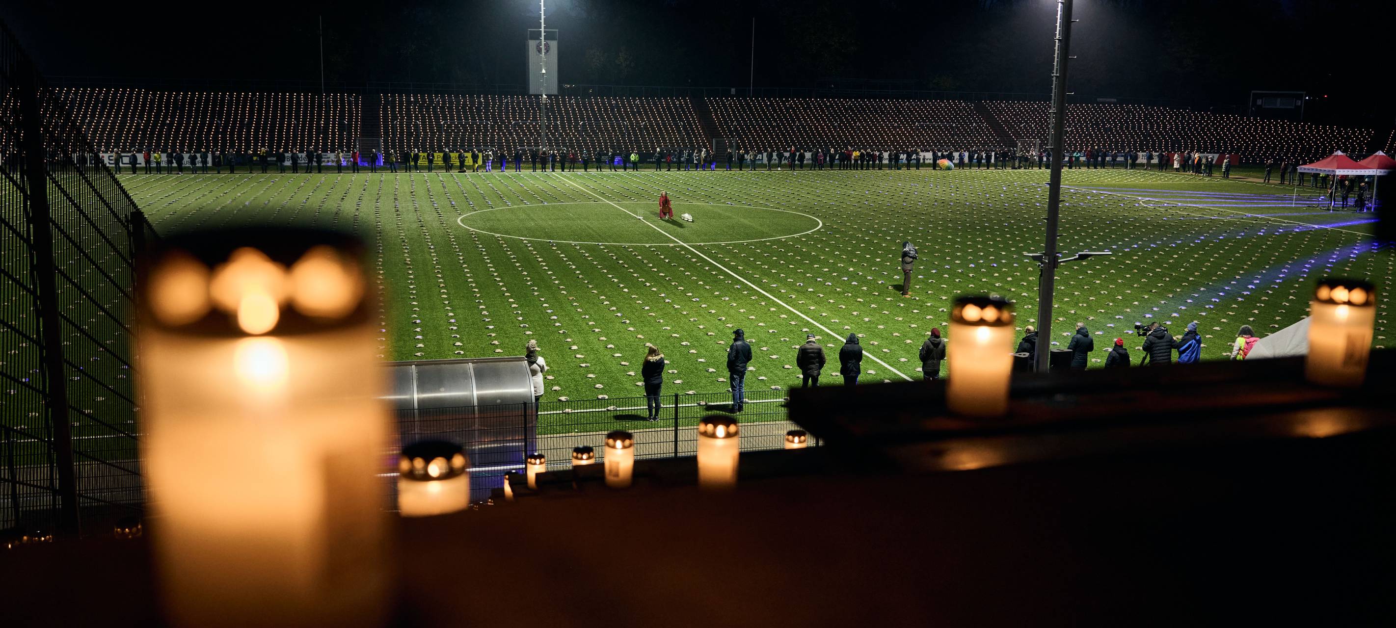 Grabkerzen im Stadion von Westfalia Herne