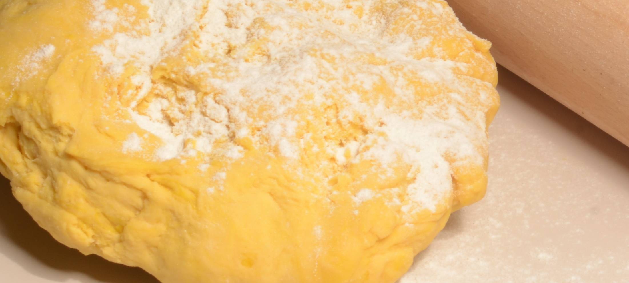 Pappardelle mit gebratenem Chicorée, getrockneten Tomaten und Speck