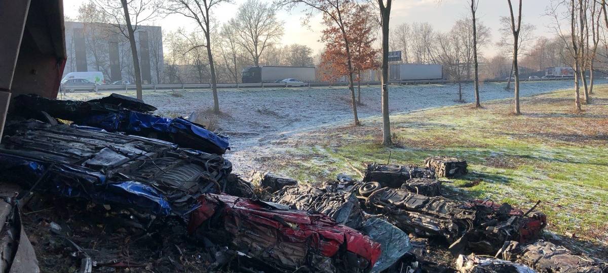 A42: LKW bei Bismarck umgekippt