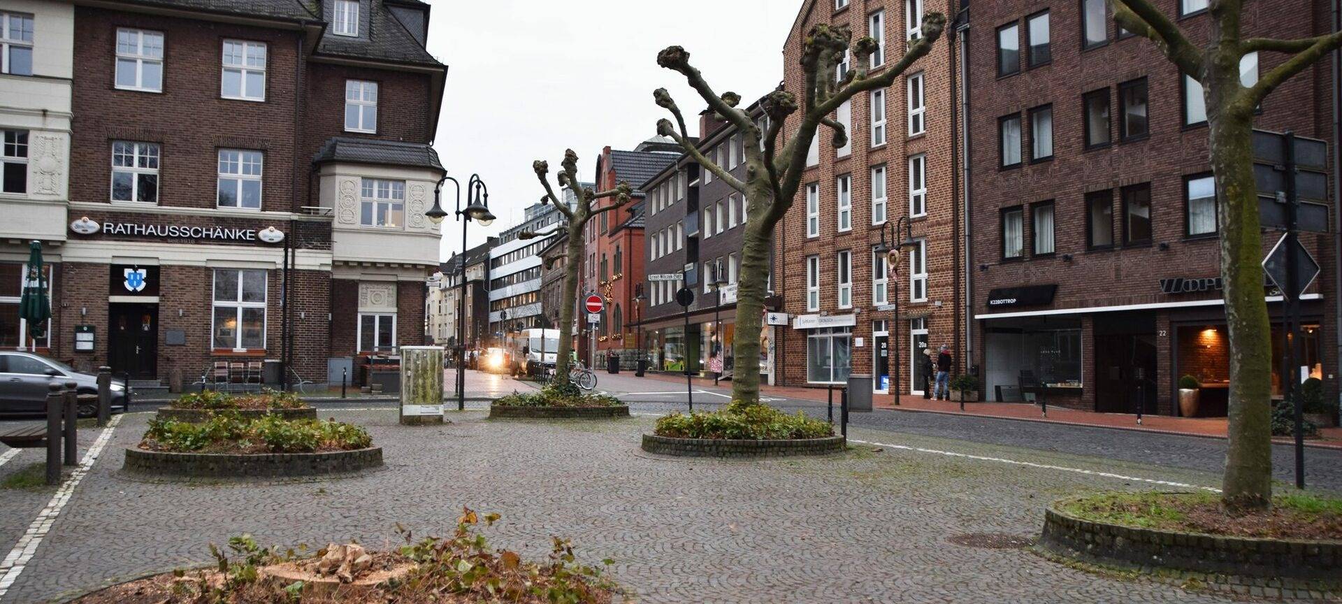 Platanen auf dem Bottroper Rathausplatz gefällt