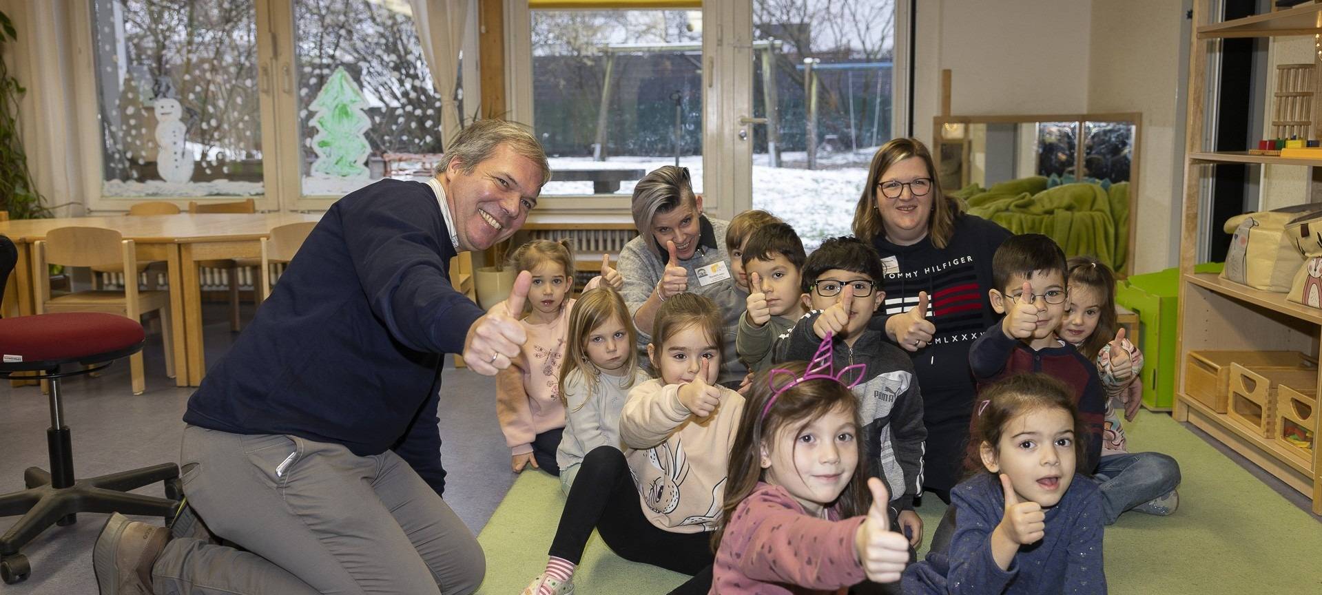 Kinder und Mitarbeiter im ZUSi-Projekt Kita in Gelsenkirchen