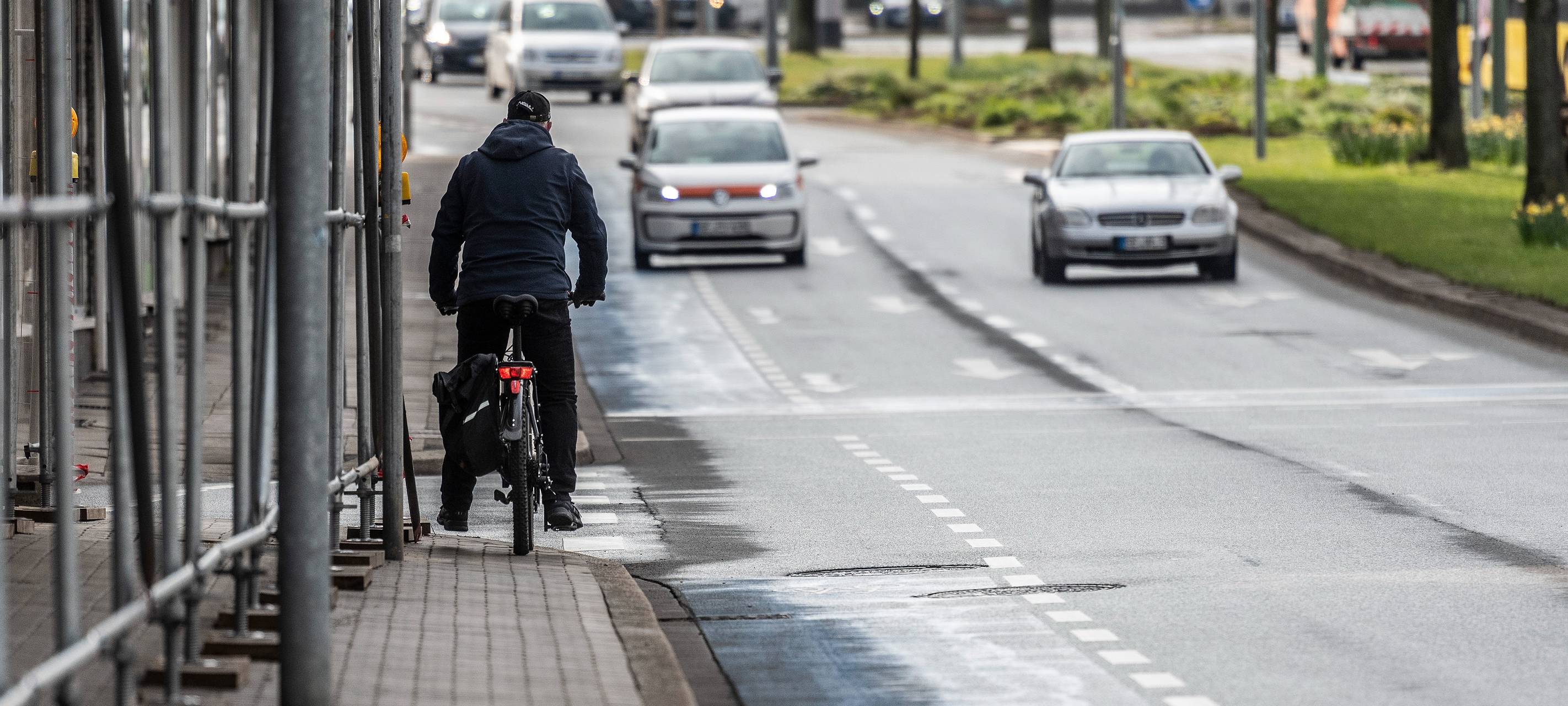 Verkehr auf der De-la-Chevallerie-Straße