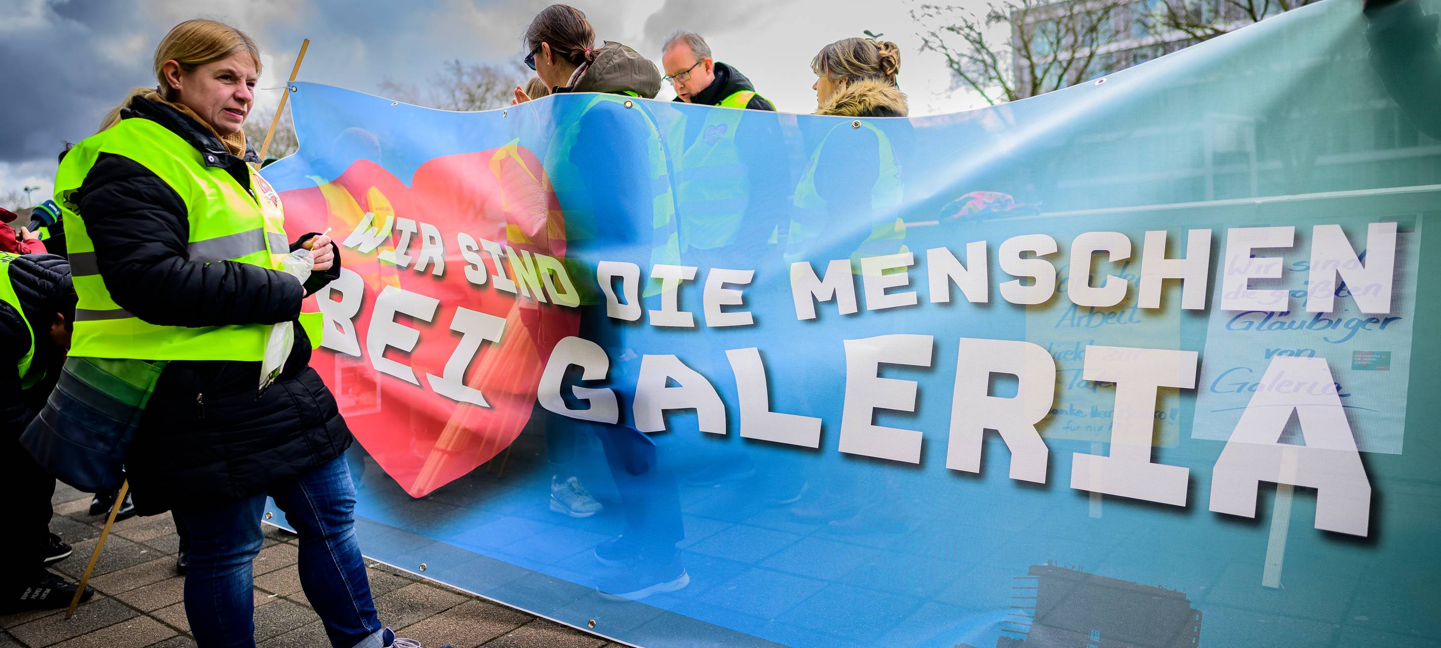 Protestierende Mitarbeiter von Galeria Karstadt Kaufhof