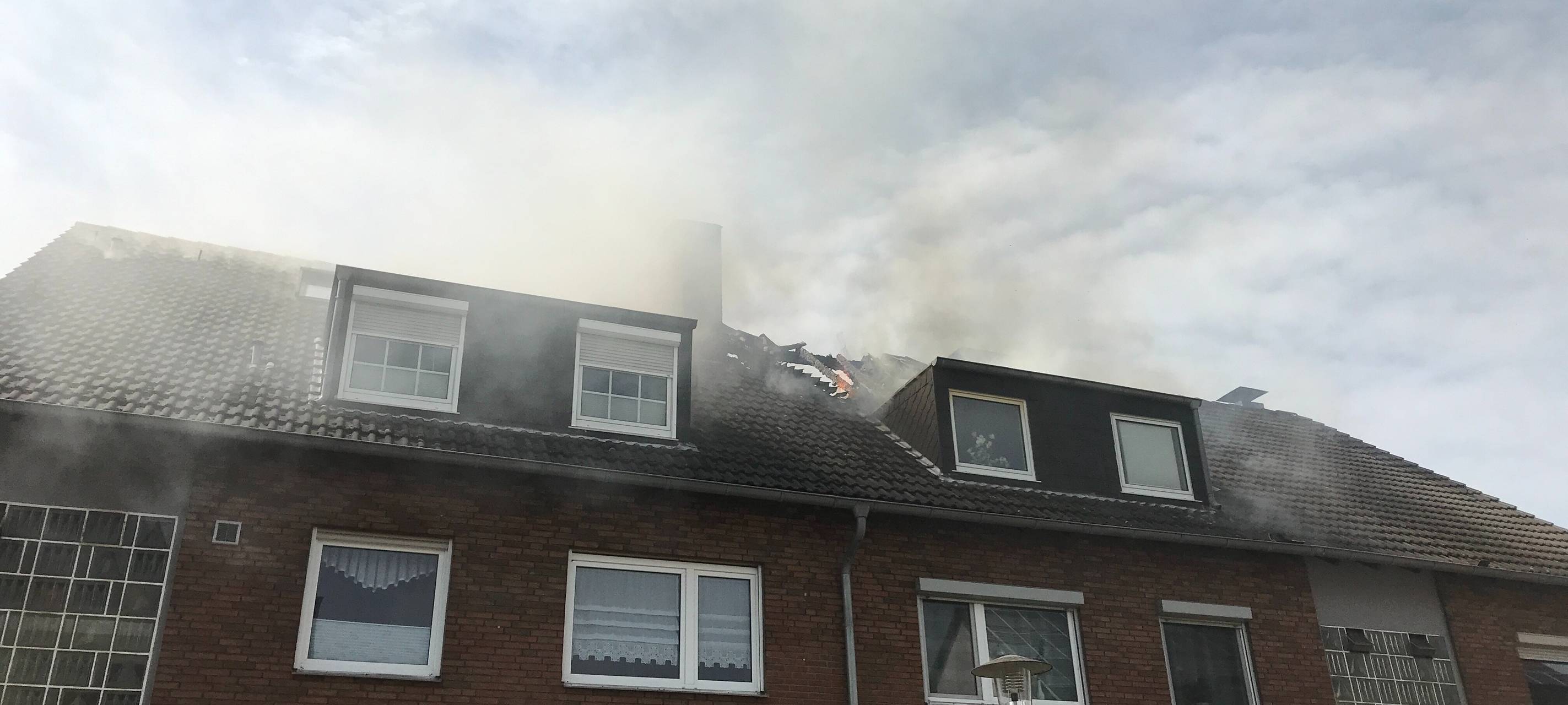 Dachstuhlbrand Wildestraße Bottrop-Eigen