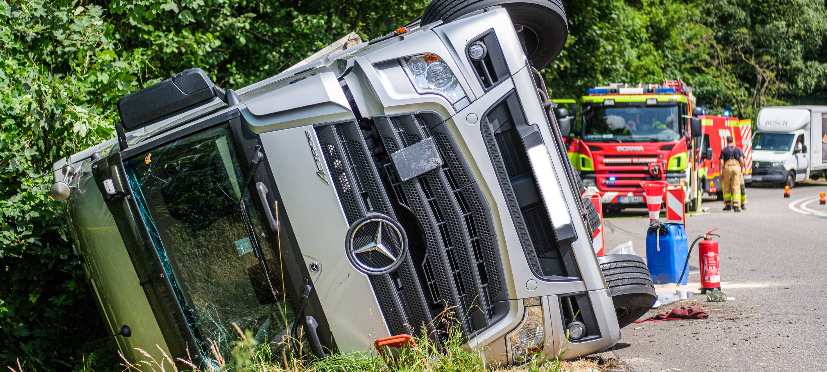 LKW-Unfall sorgt für Sperrung auf der A2/B224