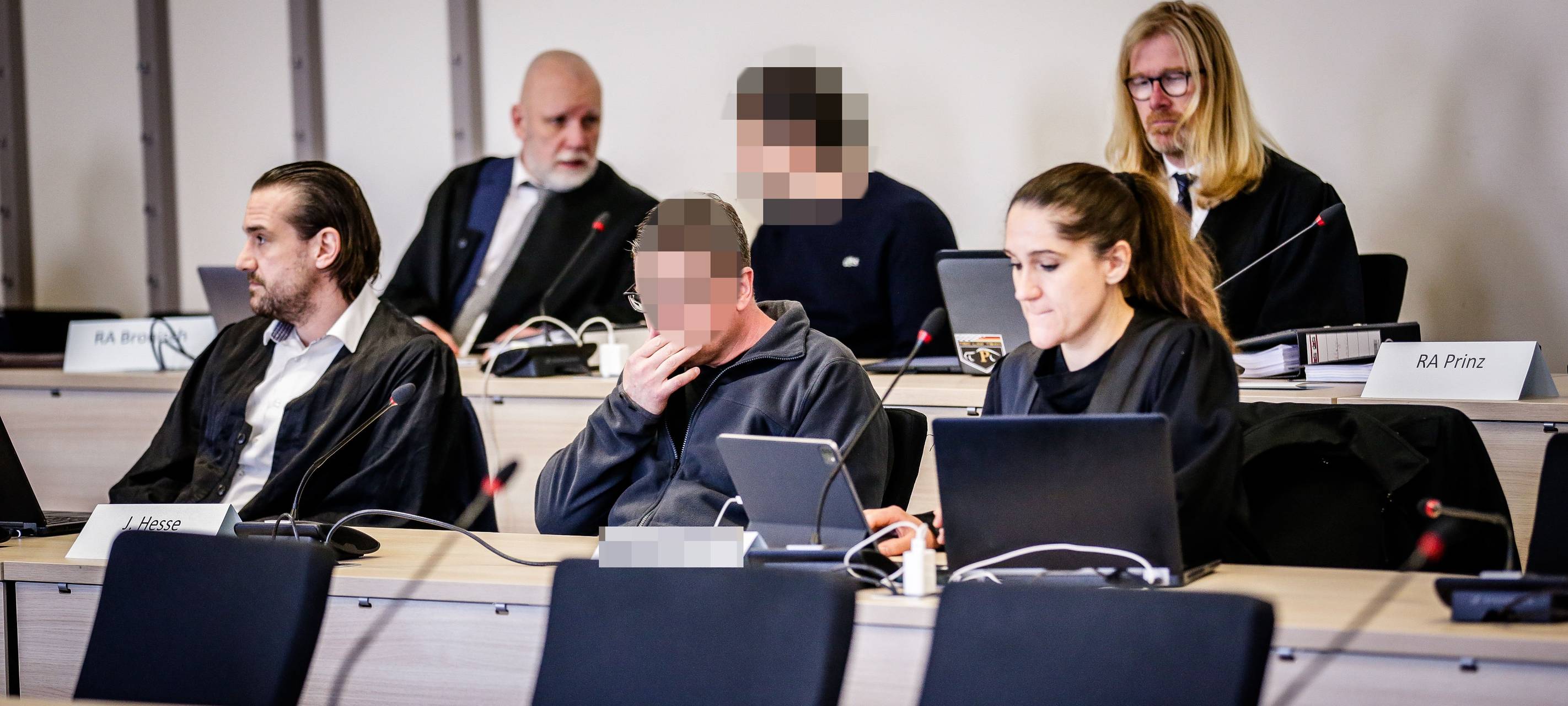 Verbrecherring für Waffen- und Drogenhandel verurteilt