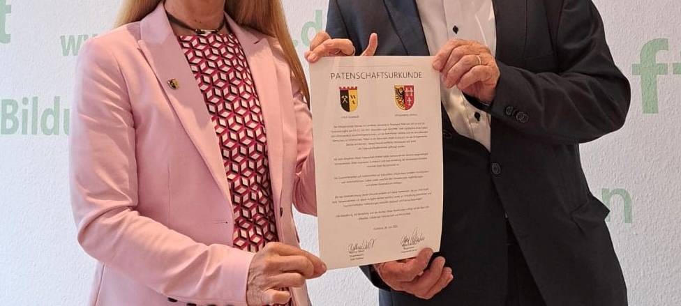 Vertrag der Städtepartnerschaft Gladbeck Dernau wird unterschrieben