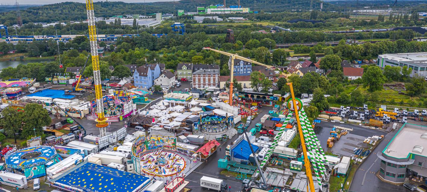 Fassanstich zum offiziellen Start der Cranger Kirmes