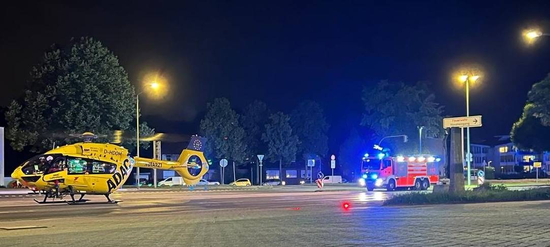 Rettungshubschrauber landet vor der Bottroper Feuerwache