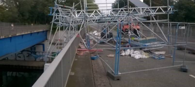 Gelsenkirchen: Viertes Mal Schiff gegen Kanalbrücke