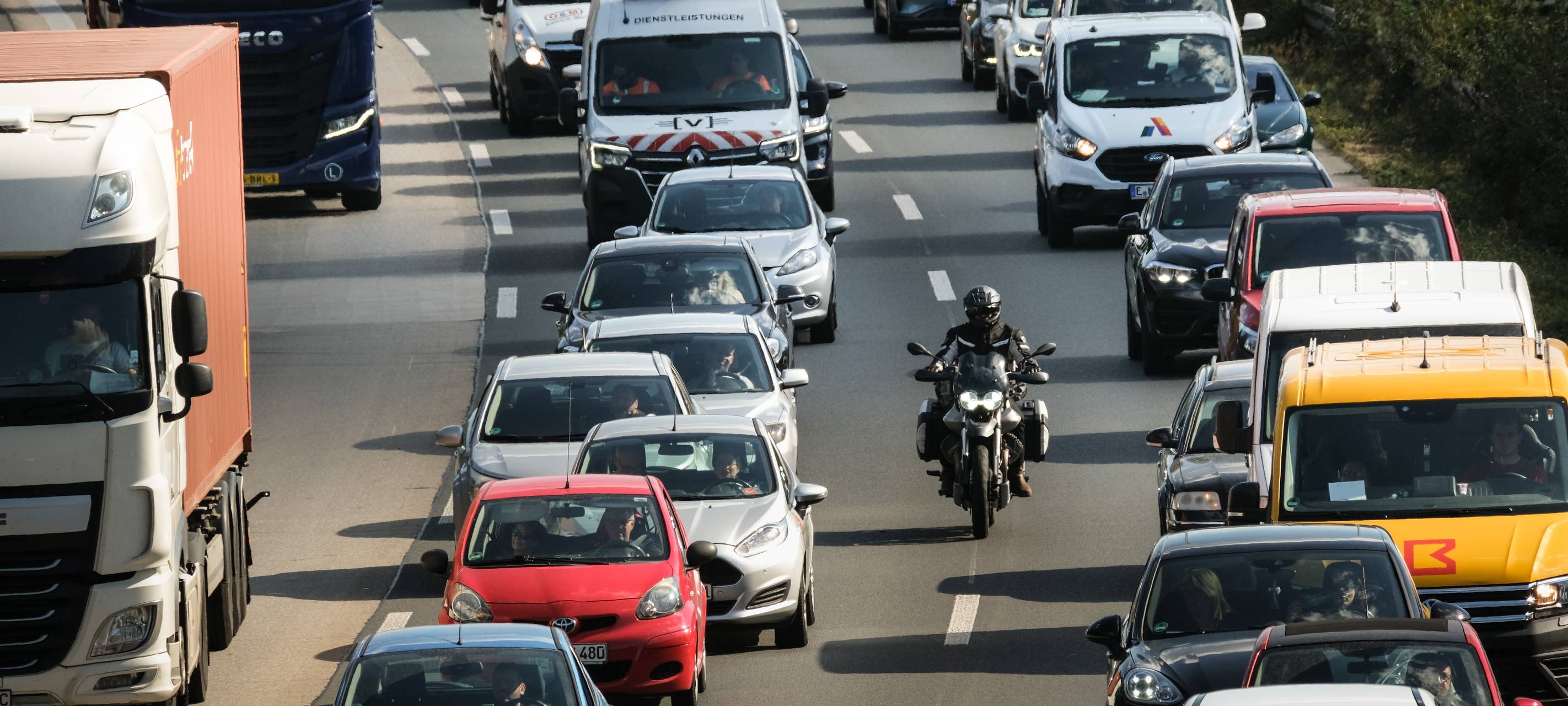 Unfall sorgt für langen Stau auf der A2