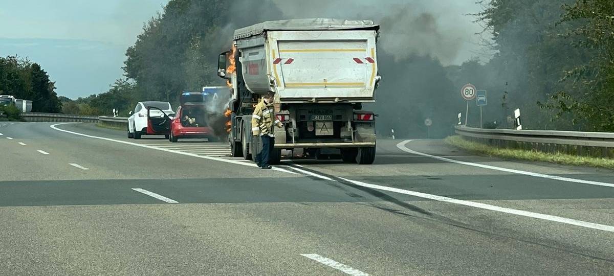 Brennender LKW auf der A52 bei Gelsenkirchen