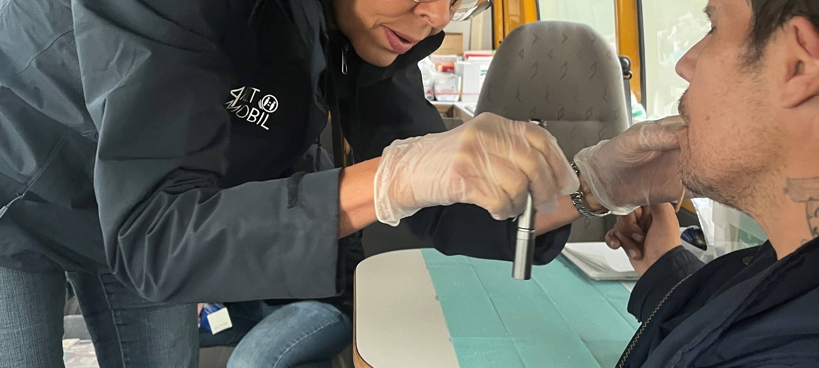 Hilfe trotz Alkohol und Drogen: 25 Jahre Arztmobil