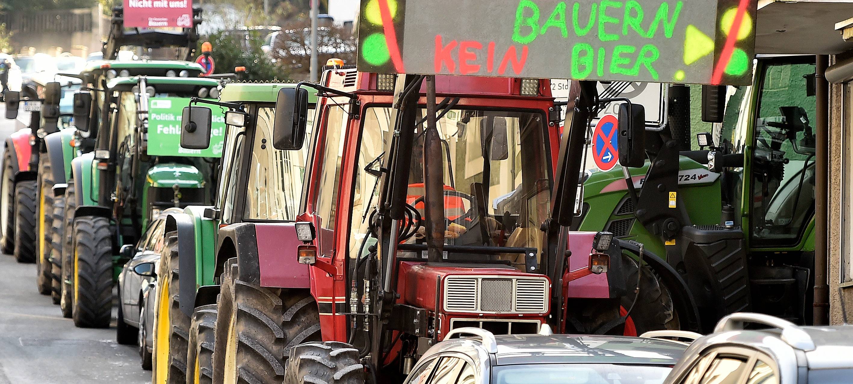 Landwirte protestieren auf Wochenmärkten bei uns