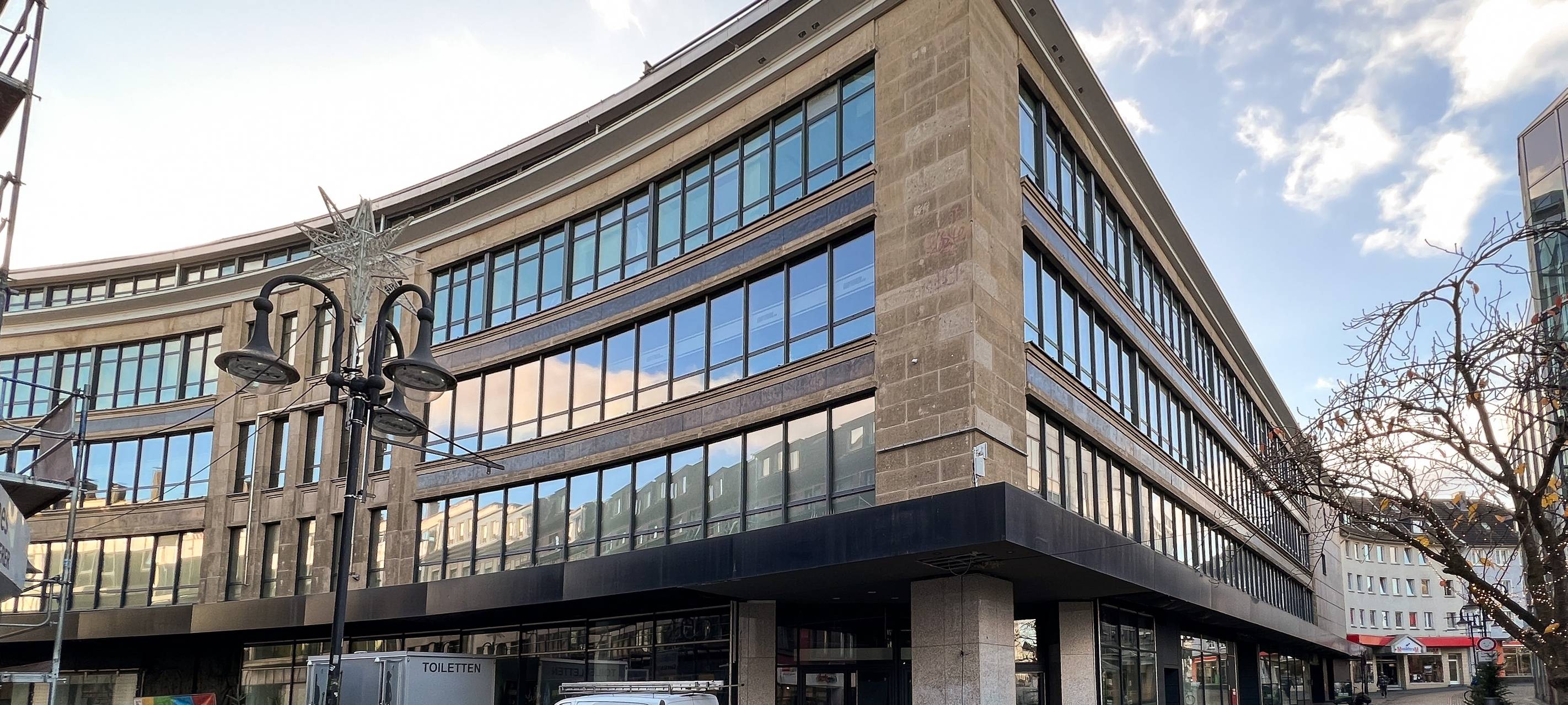 Bottroper Karstadt-Haus wird im Netz angeboten