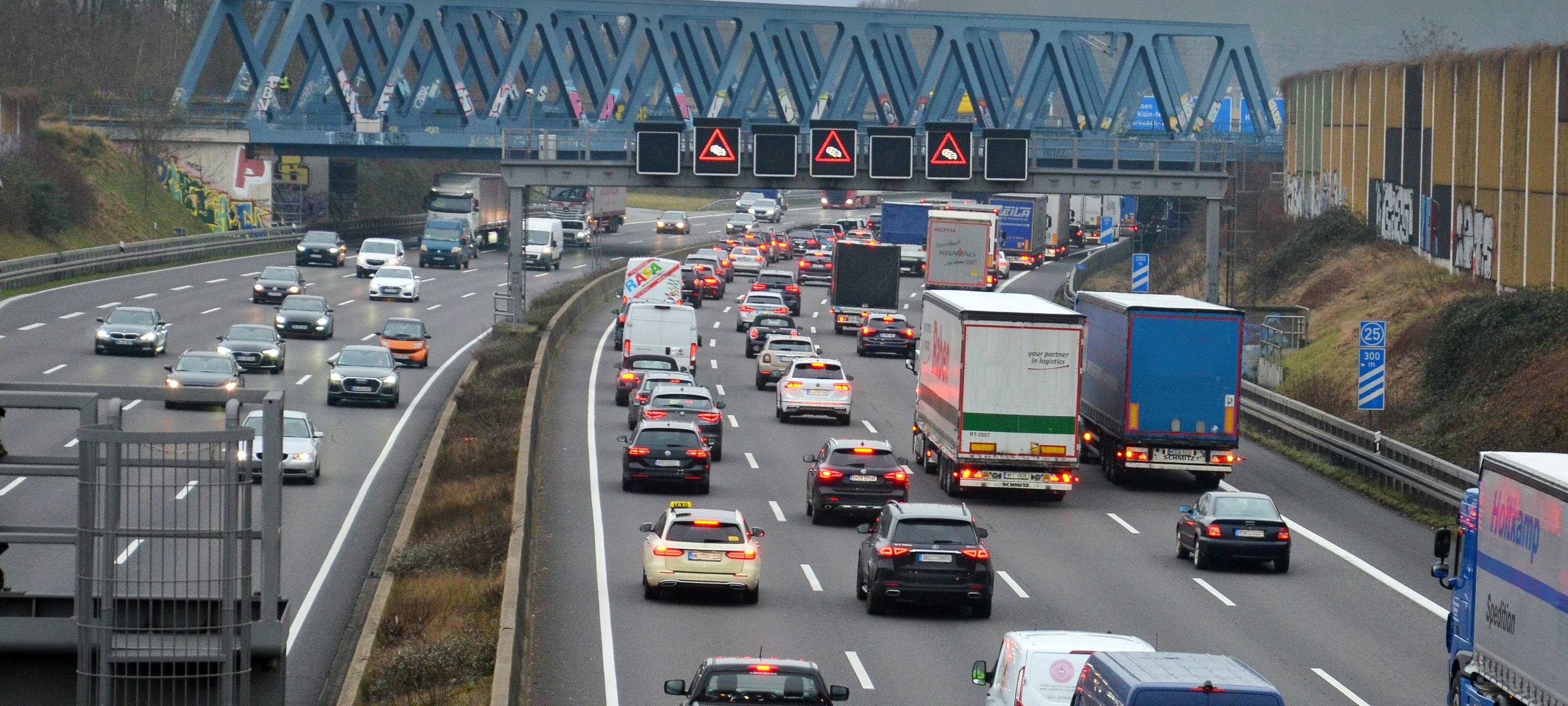 ADAC zieht Staubilanz und fordert bessere Baustellenplanung