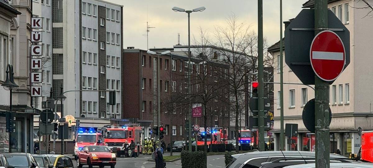 Feuerwehr löscht Brand in Bottroper Stadtmitte