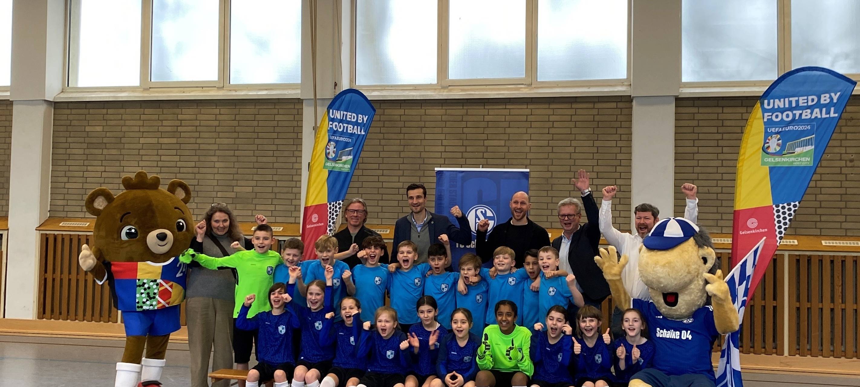 Fußballpakete für Gelsenkirchener Grundschulen