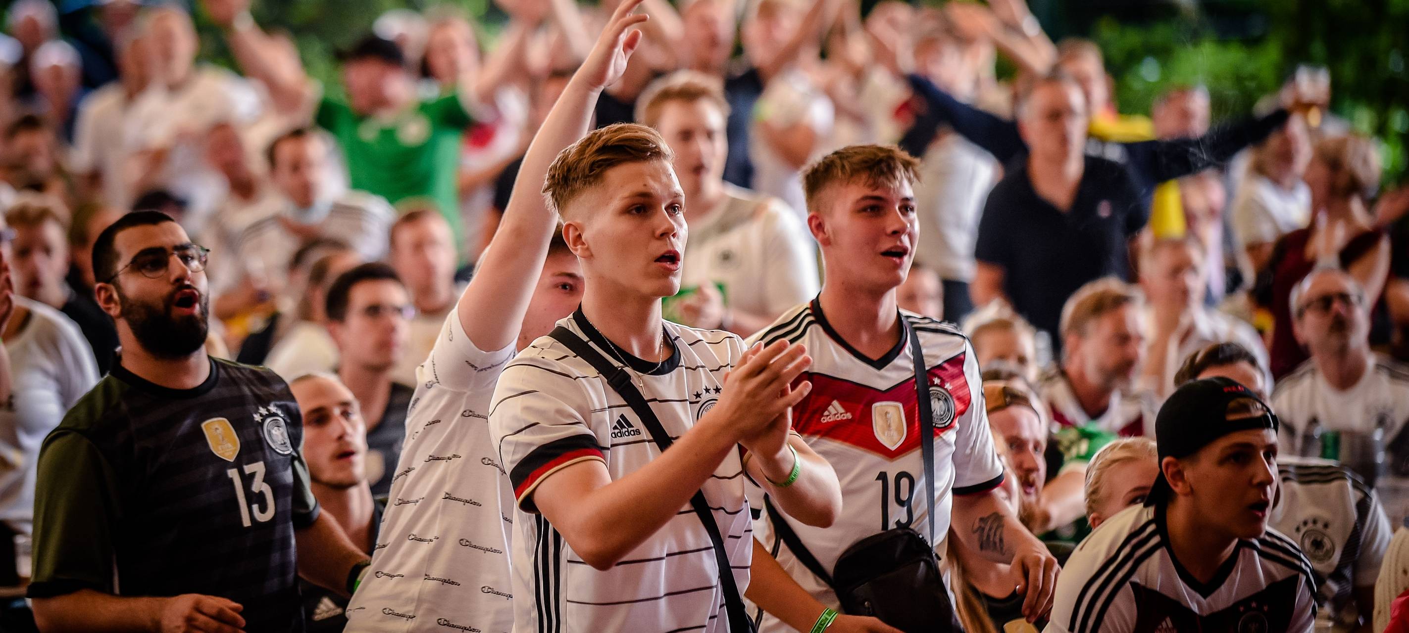 Während der Fußball-EM bis in die Nacht feiern