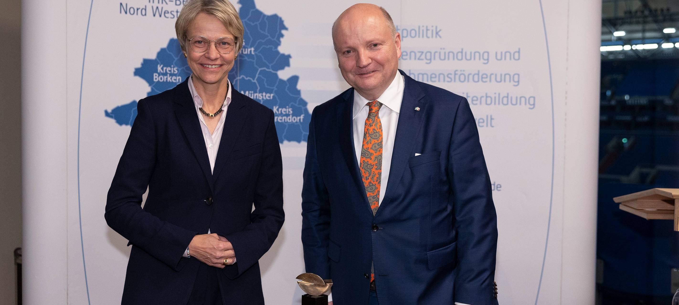 Ex-Regierungspräsidentin für Emscher-Lippe-Engagement geehrt