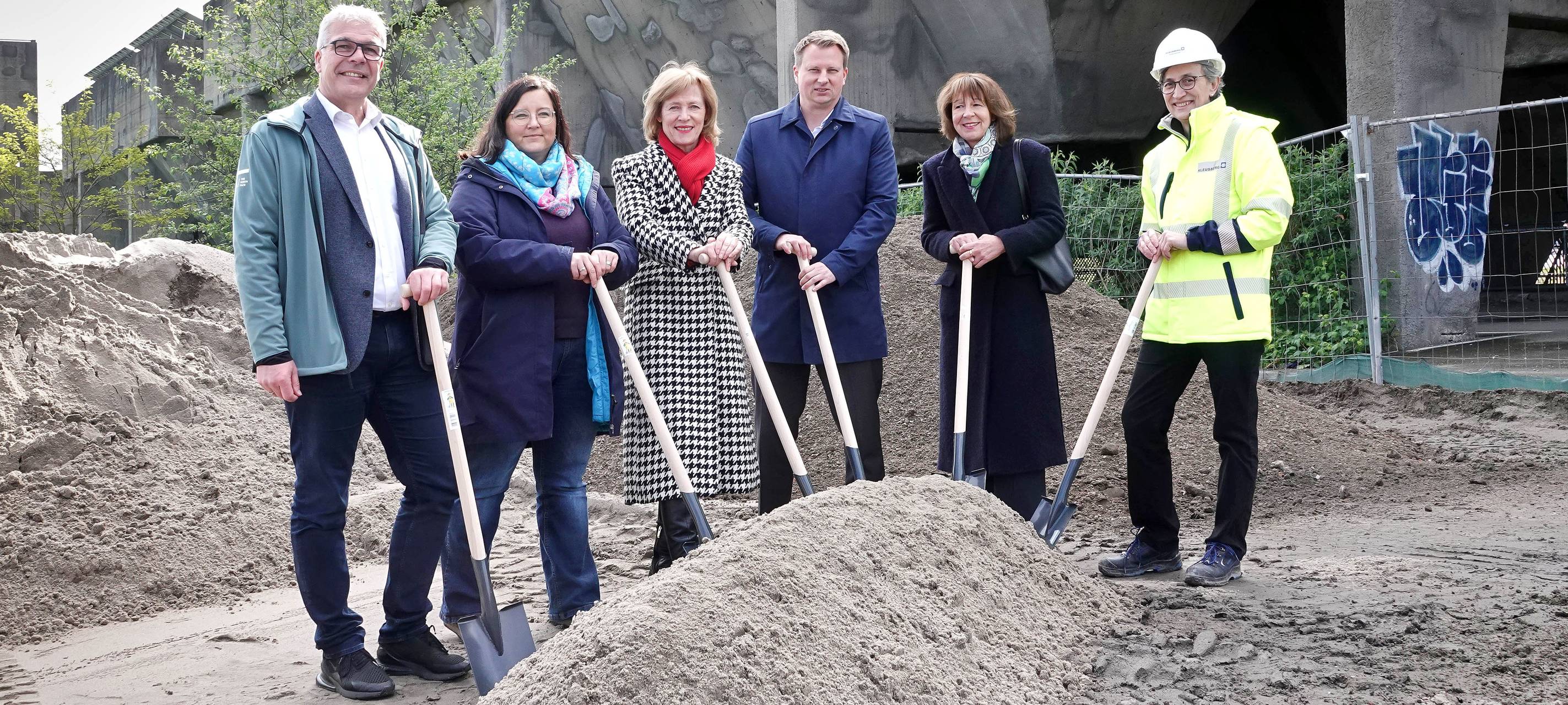 Spatenstich für neue Gesamtschule in Gelsenkirchen
