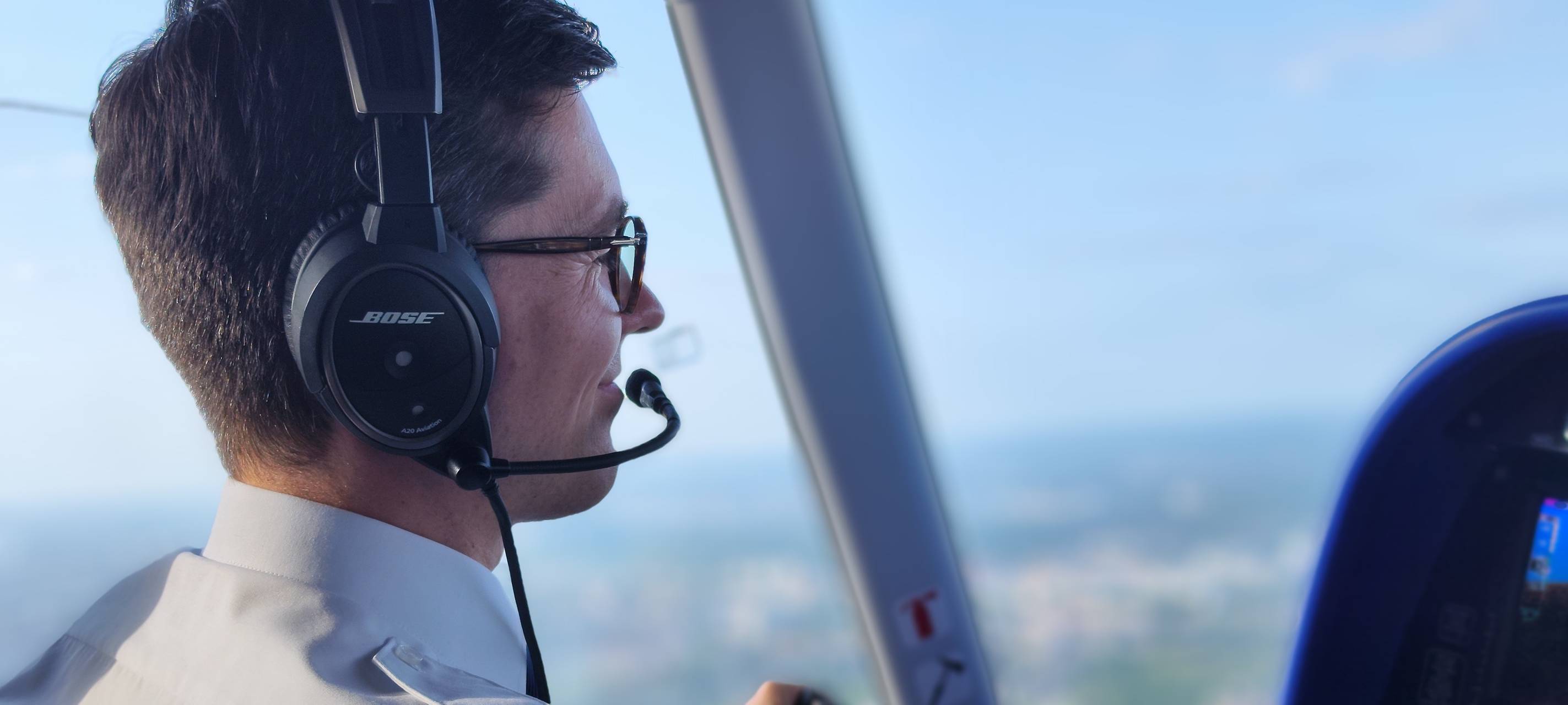 Zeppelin-Pilot fliegt über das Ruhrgebiet