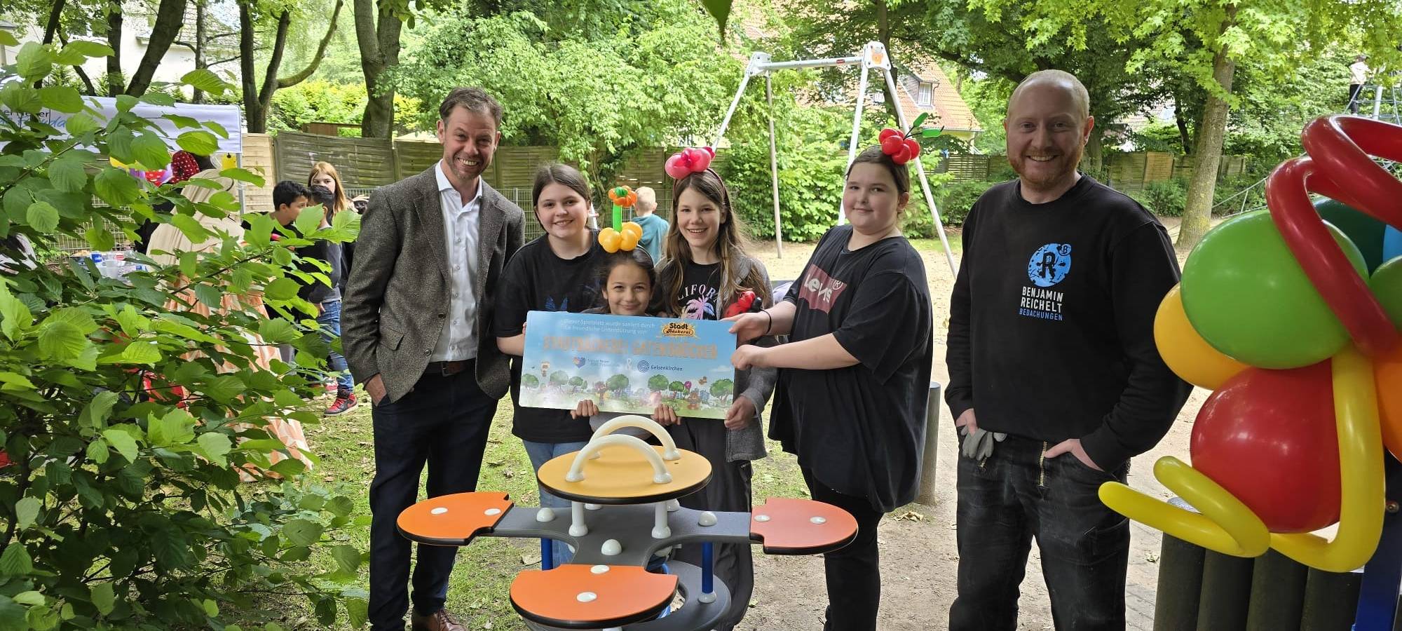 Neue Spielgeräte an der Romanusstraße in Buer