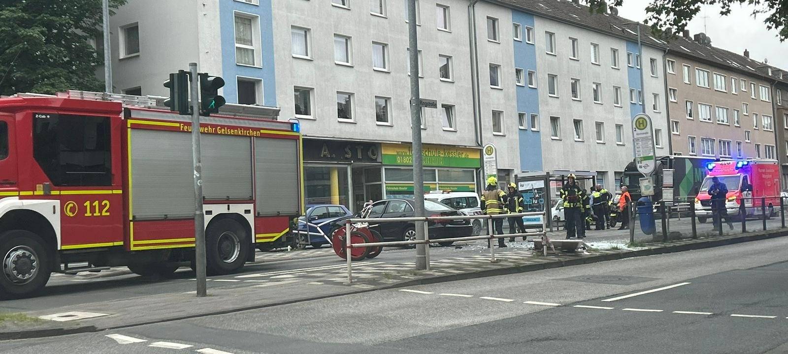Verletzter an Bushaltestelle in Gelsenkirchen