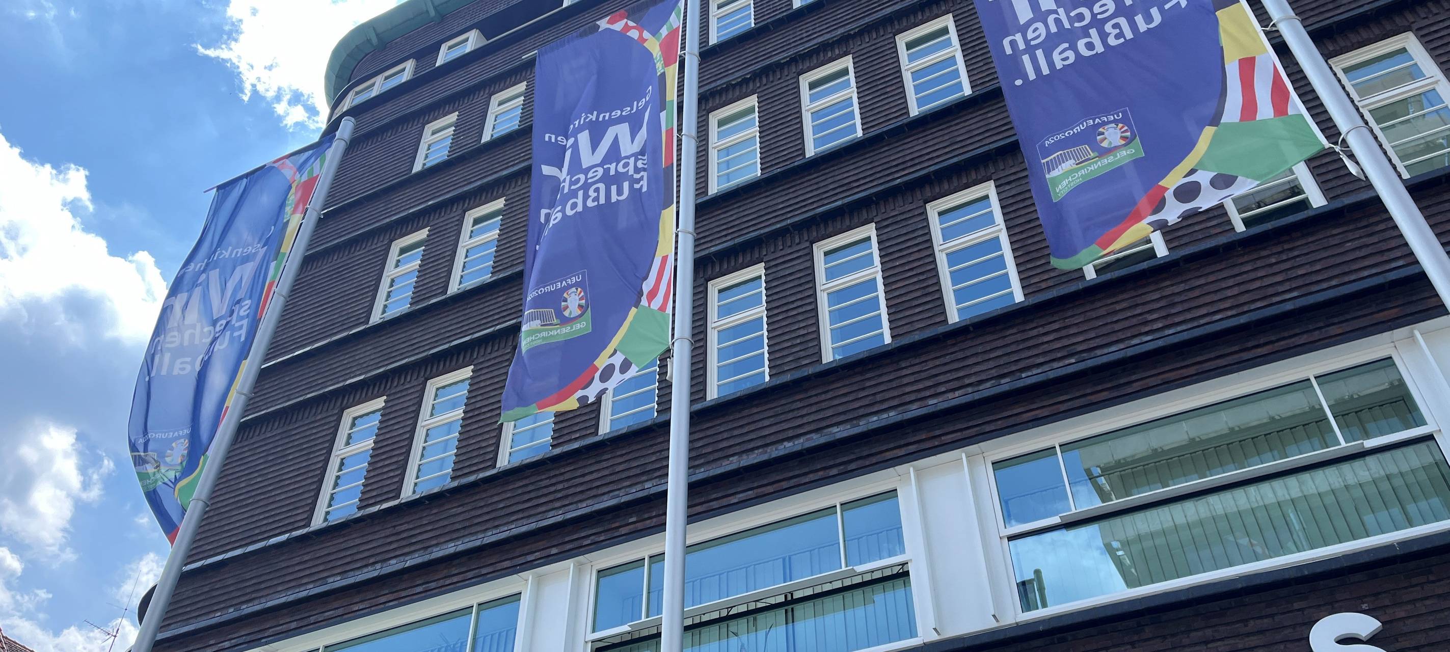 Besonderes Andenken: EM-Fahnen werden verschenkt