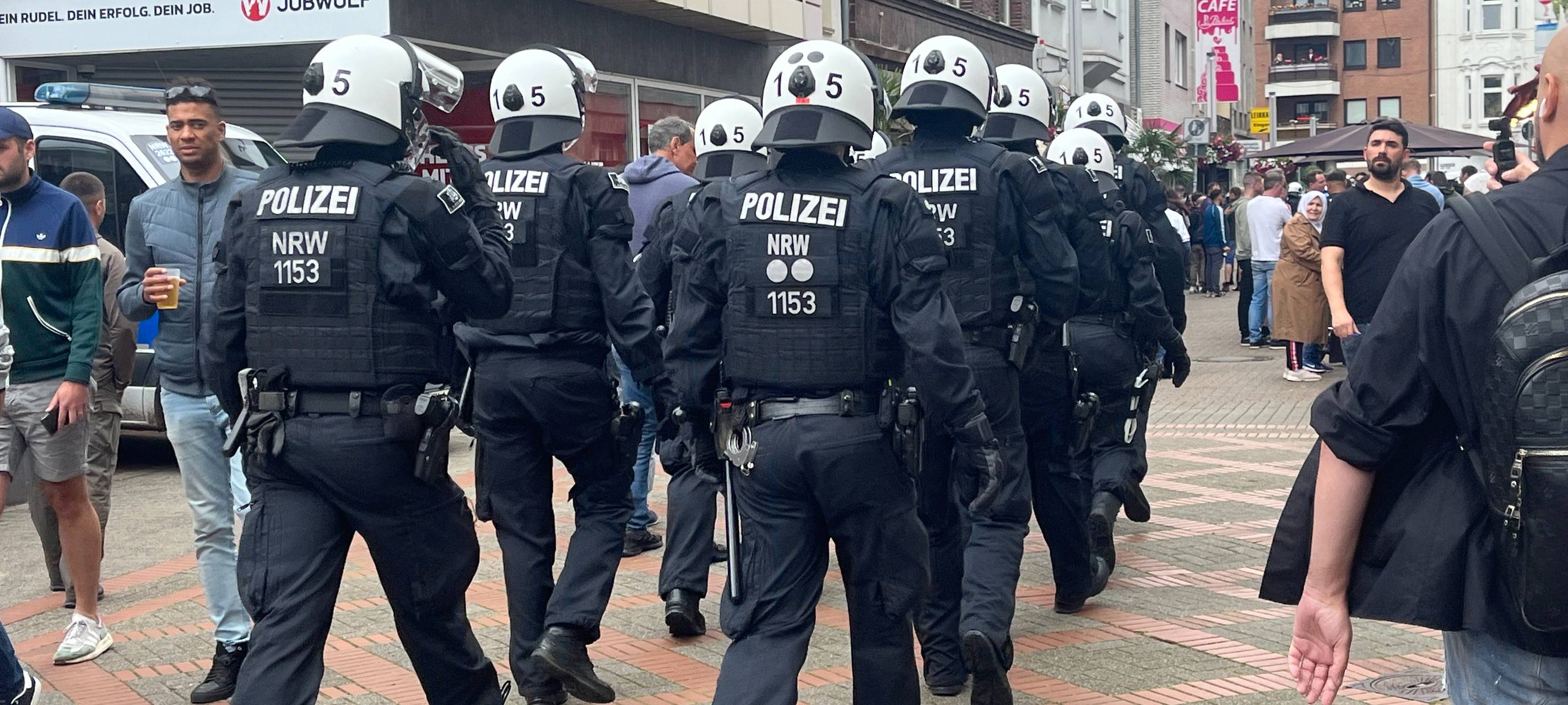 Party und Ausschreitungen zum EM-Auftakt in Gelsenkirchen