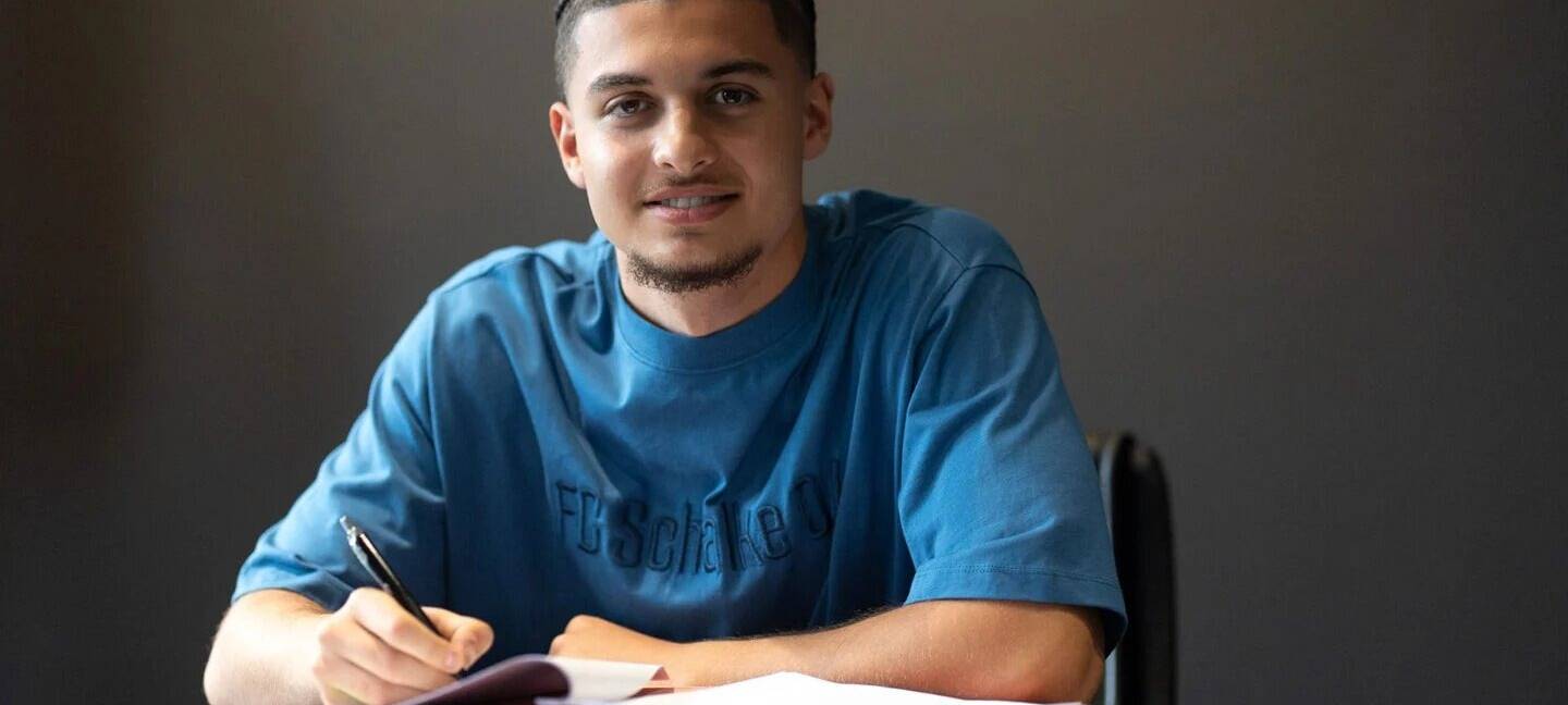 Schalke 04 nimmt Aris Bayindir (17) unter Vertrag