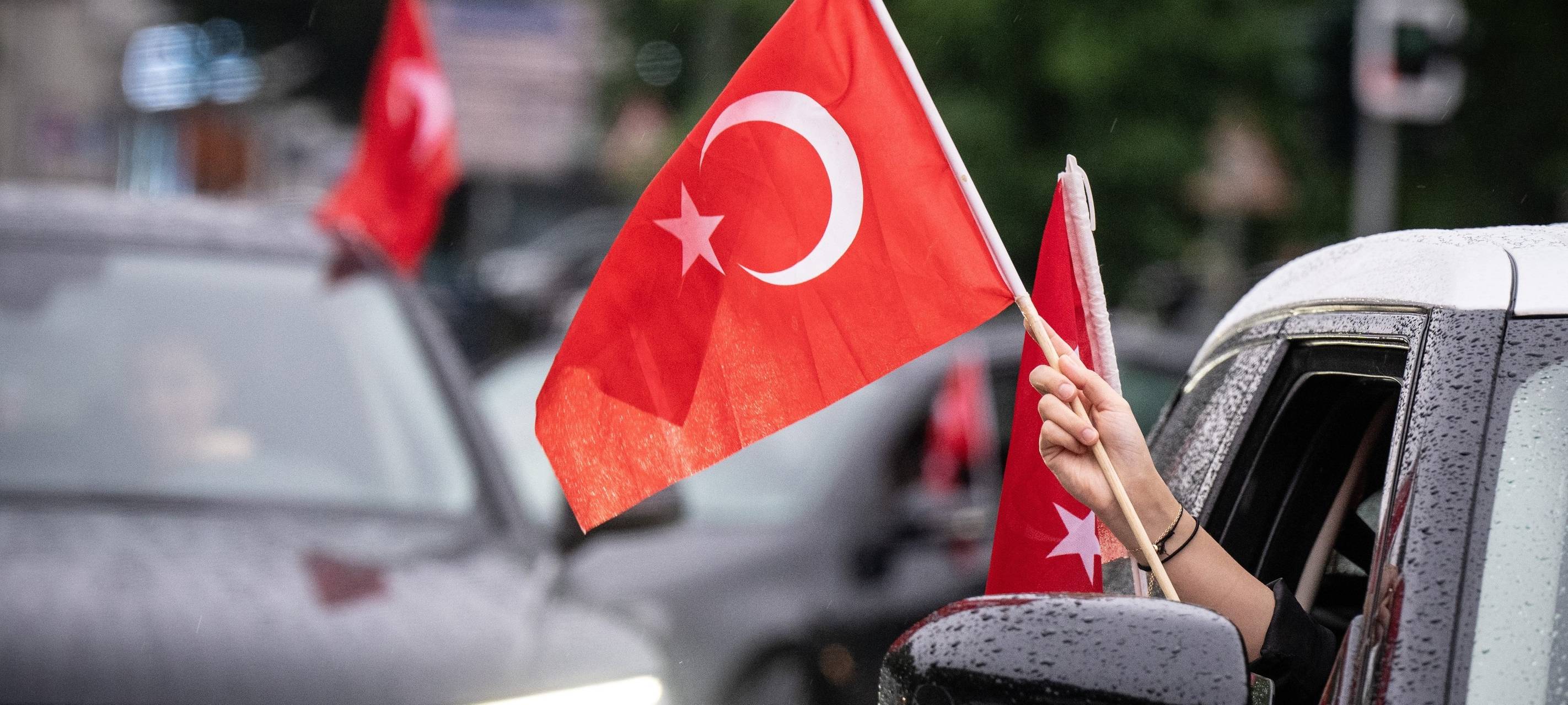 Türkische Fußballfans bei uns feiern ersten EM-Sieg