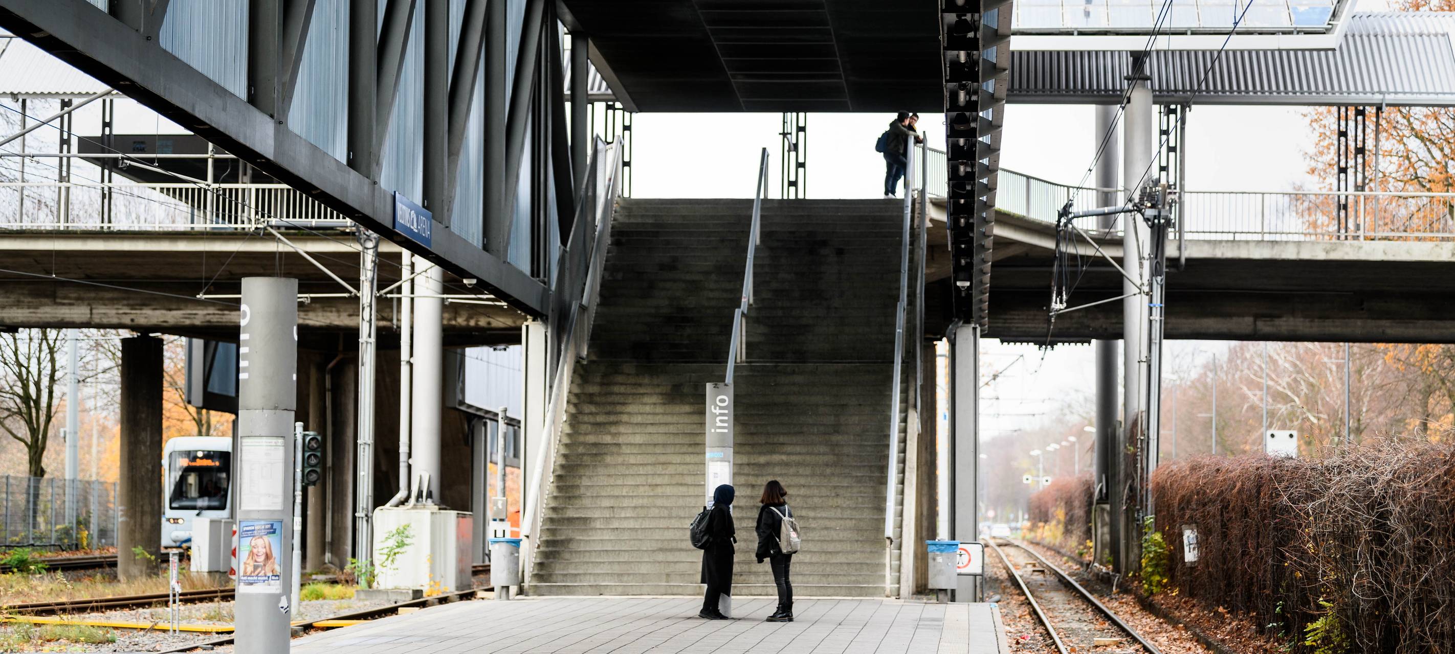 Gelsenkirchen: Arena-Haltestelle soll barrierefrei werden