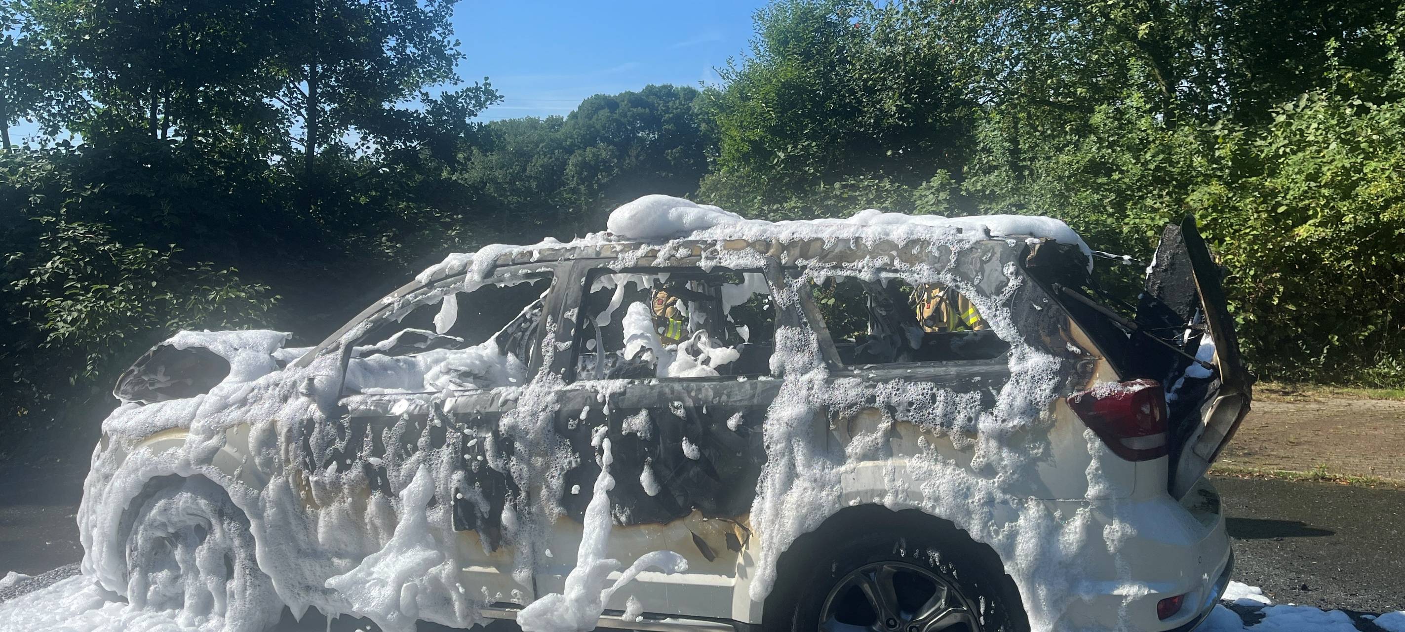 Auto brennt lichterloh in Gelsenkirchen