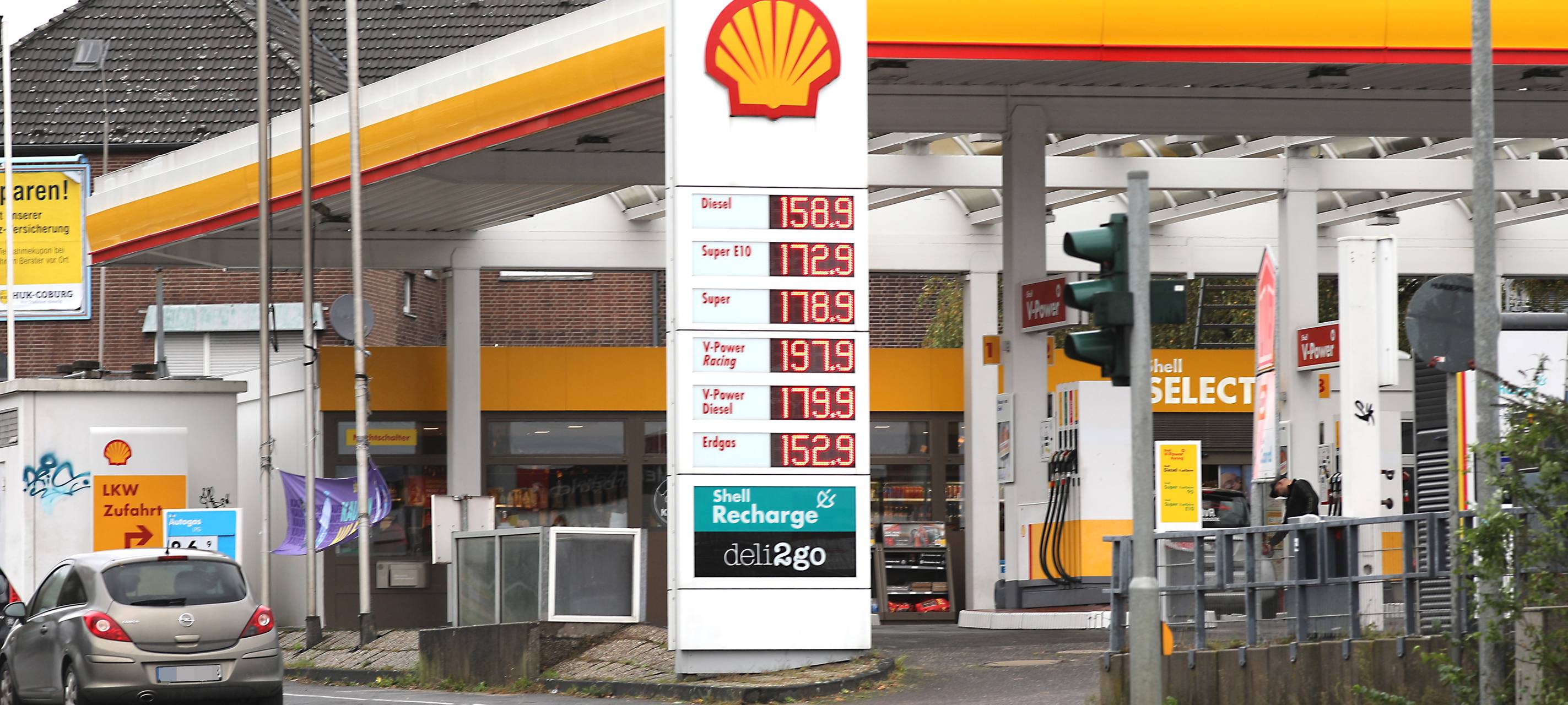 Bottroper Tankstelle fackelt Restgas ab