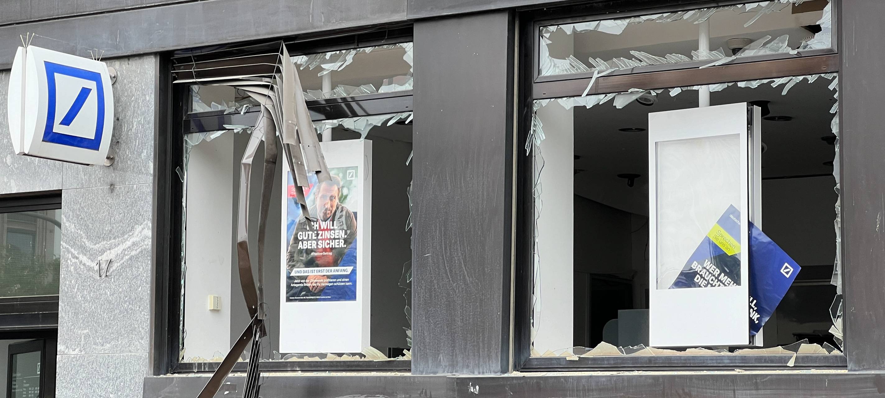 Geldautomatensprengung in Bottrop: 70.000 Euro Beute