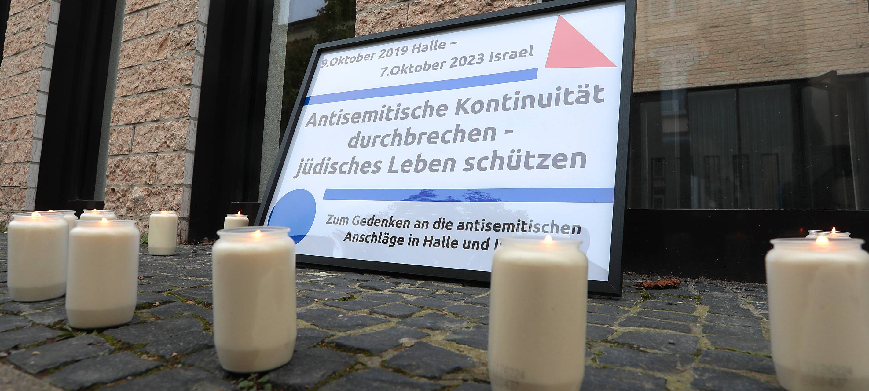 Friedliche Kundgebung an der Gelsenkirchener Synagoge