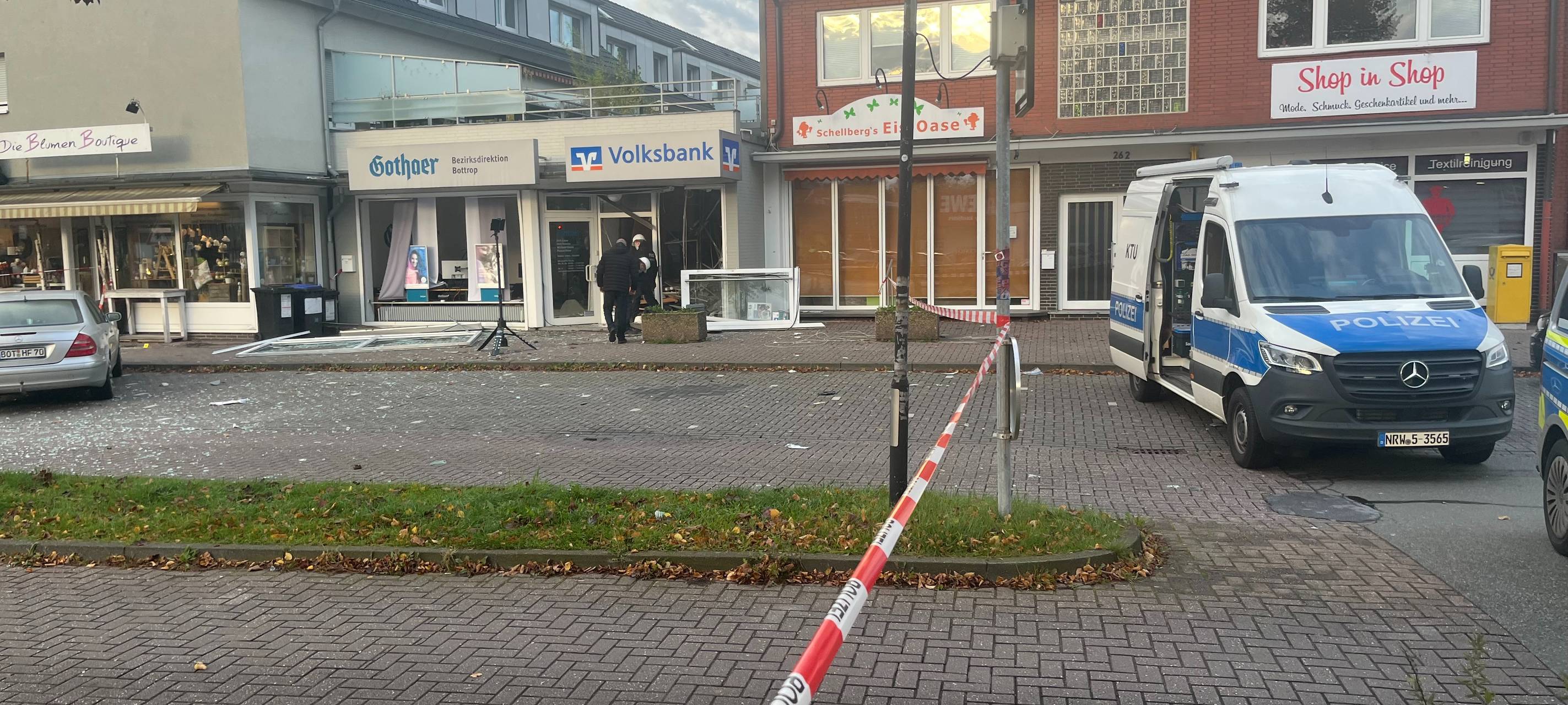 Gesprengter Geldautomat: Täter sind noch auf der Flucht